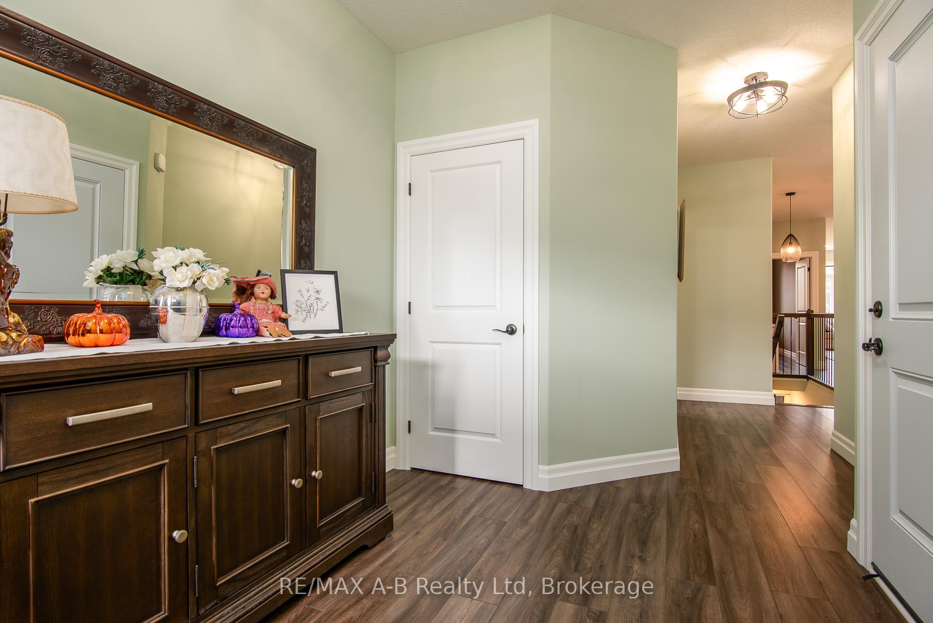 Photo 10 of 172 Hooper Street, St. Marys — HOMEH