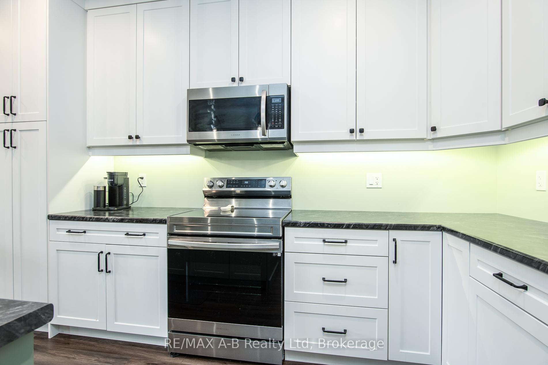Photo 11 of 172 Hooper Street, St. Marys — HOMEH