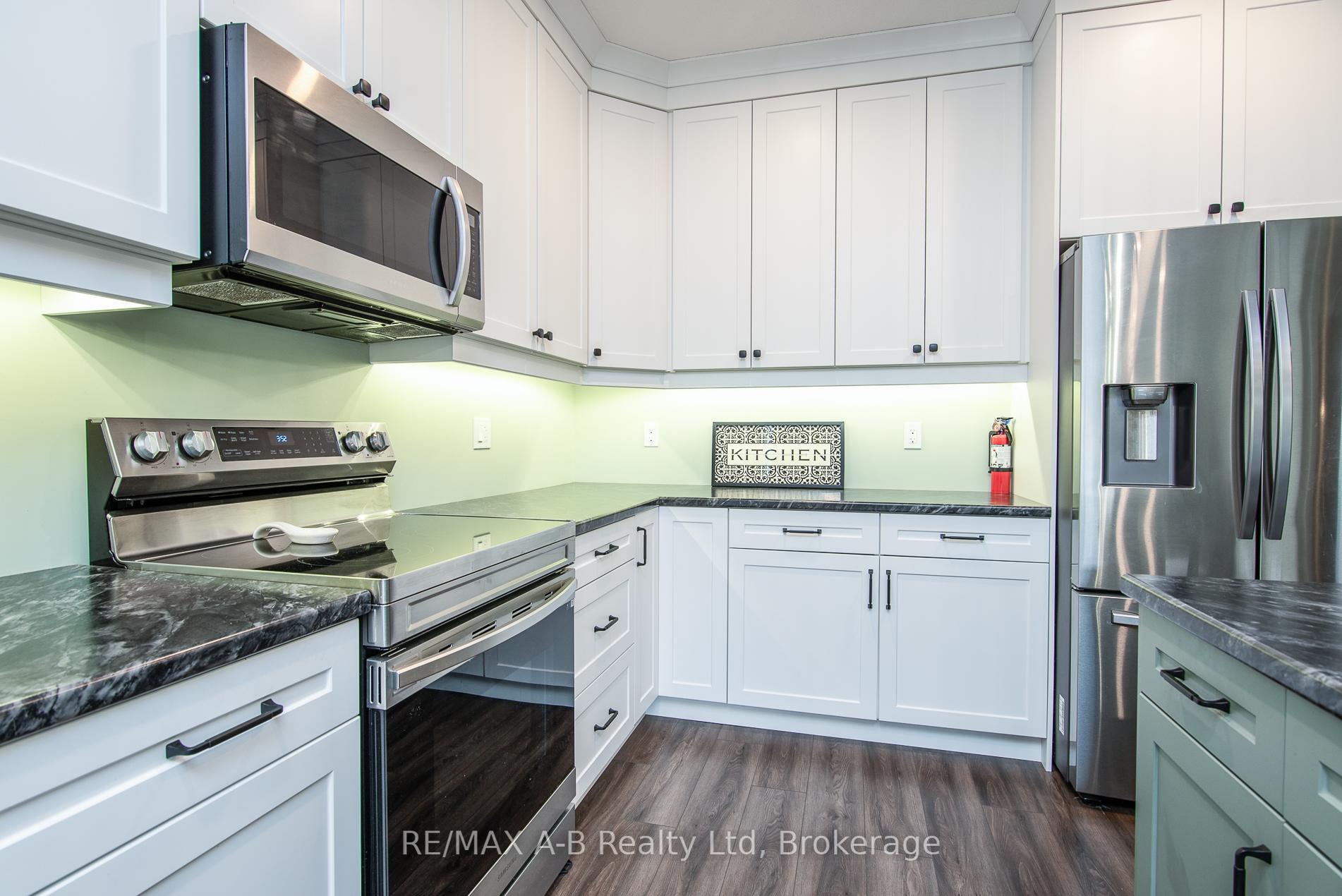 Photo 13 of 172 Hooper Street, St. Marys — HOMEH
