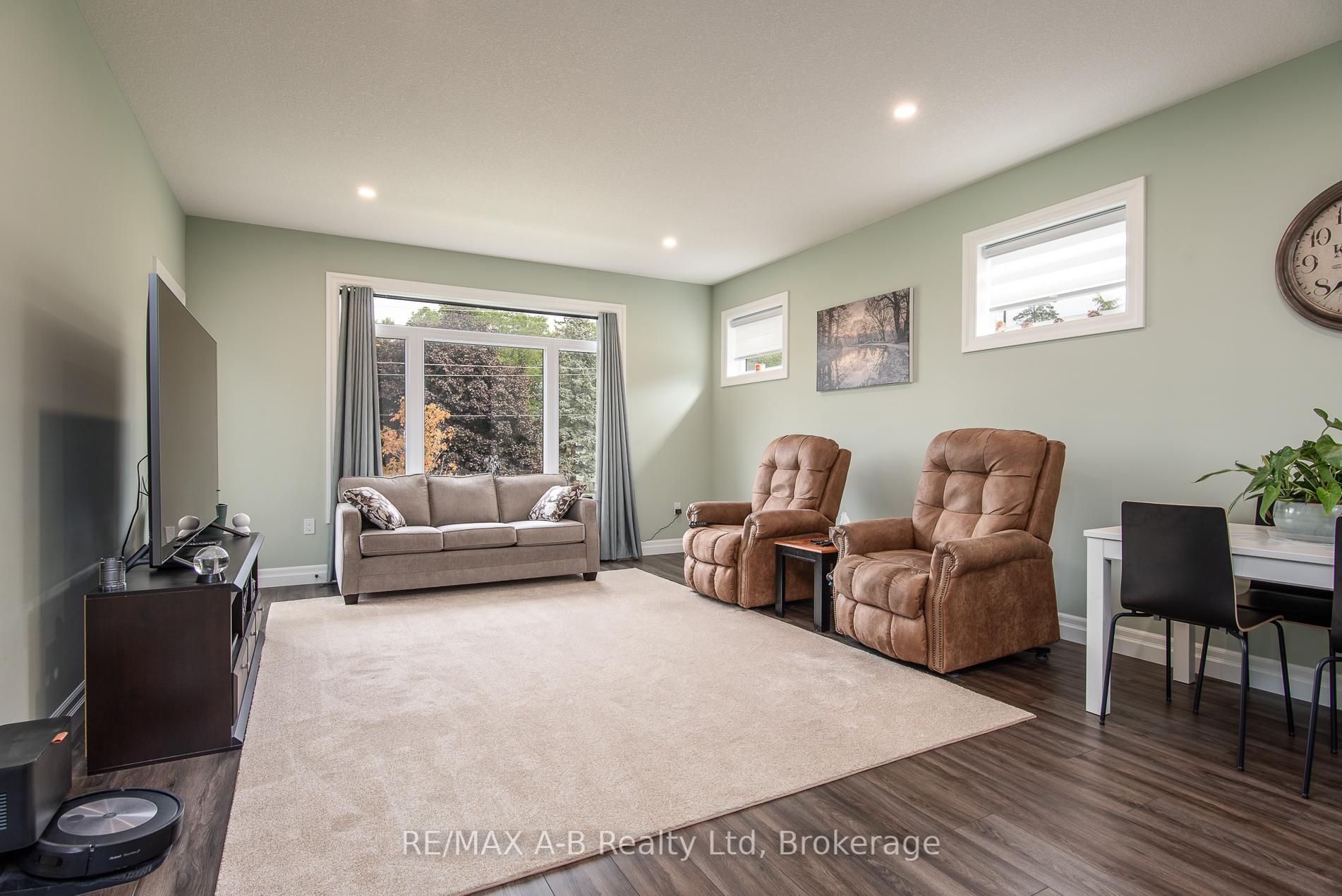 Photo 15 of 172 Hooper Street, St. Marys — HOMEH