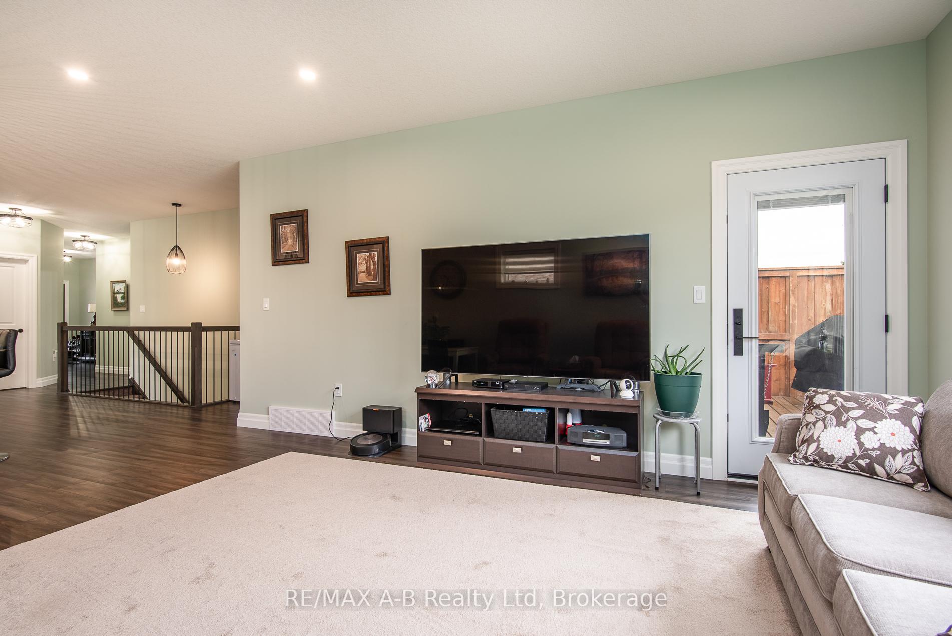 Photo 16 of 172 Hooper Street, St. Marys — HOMEH