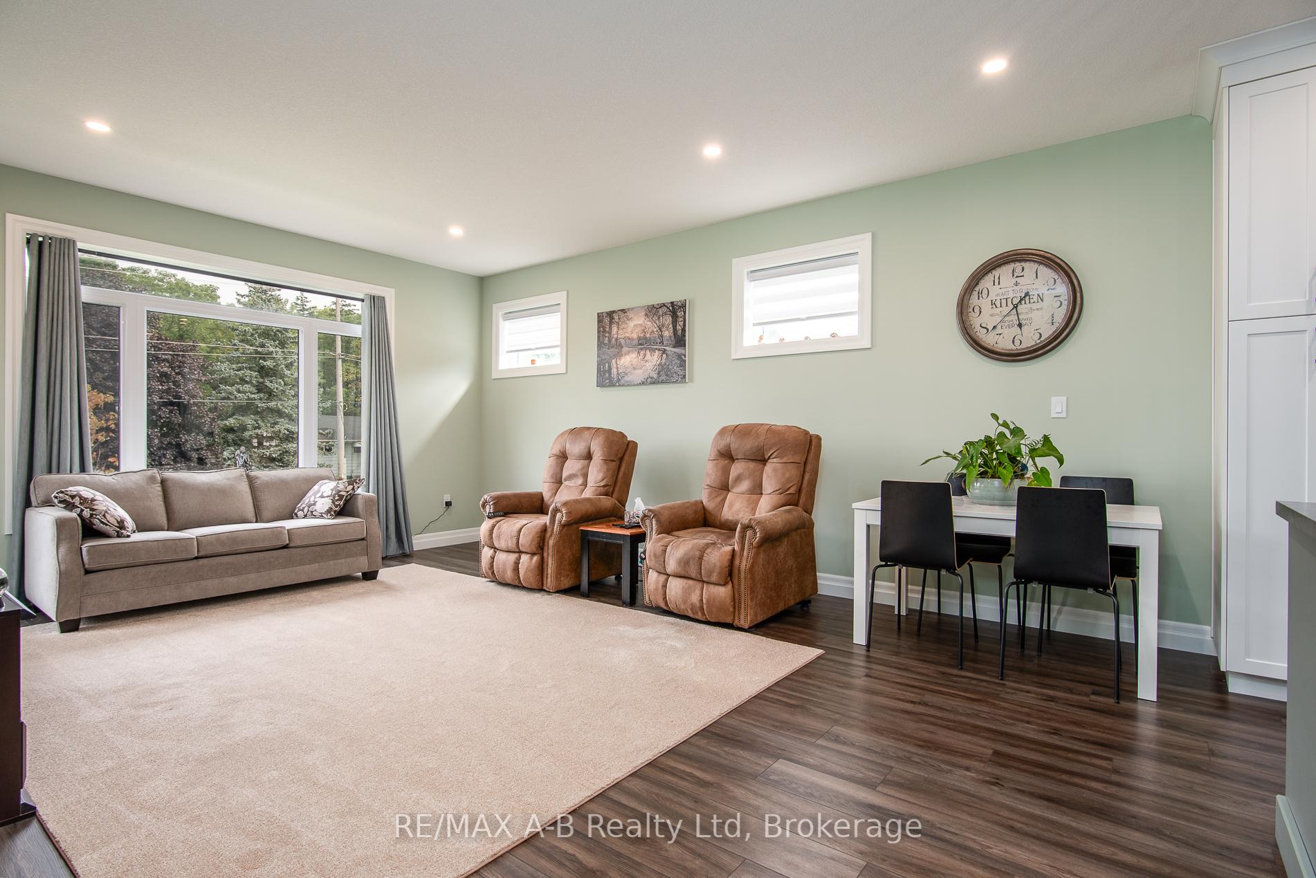 Photo 17 of 172 Hooper Street, St. Marys — HOMEH