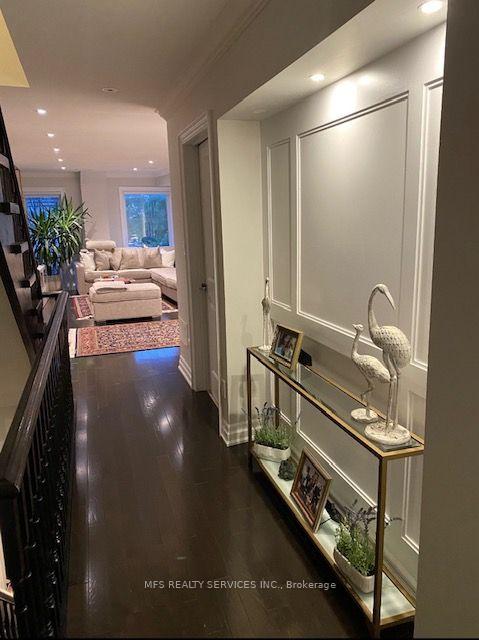Photo 10 of 26 David Dunlap Circle, North York, Banbury-Don Mills — HOMEH