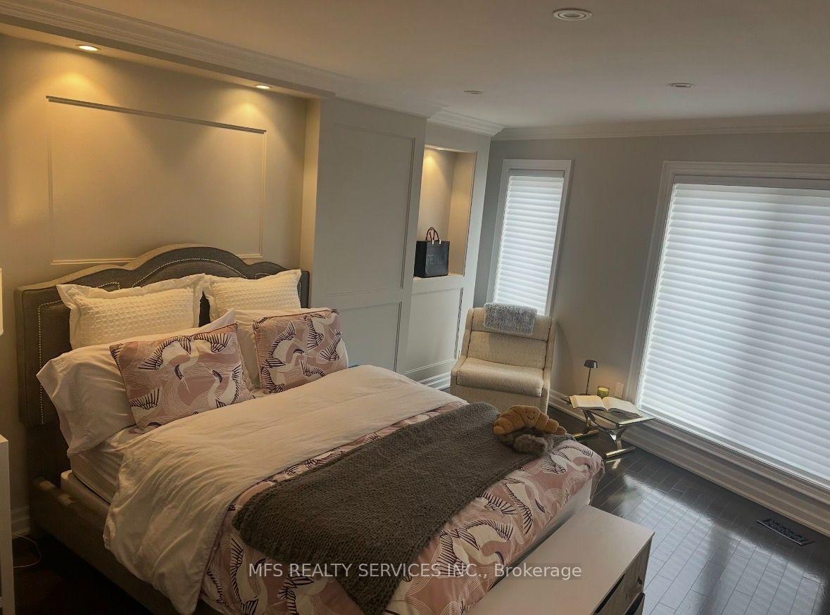 Photo 17 of 26 David Dunlap Circle, North York, Banbury-Don Mills — HOMEH