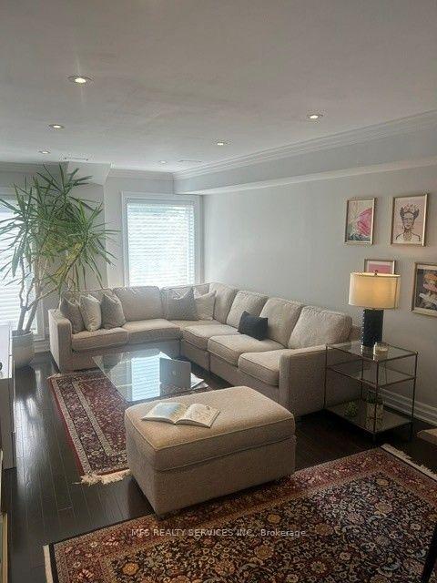 Photo 4 of 26 David Dunlap Circle, North York, Banbury-Don Mills — HOMEH