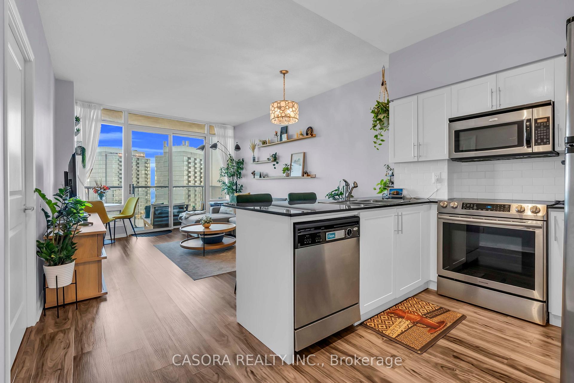 Photo 6 of Unit 1207, 15 Windermere Avenue, Toronto, High Park-Swansea — HOMEH