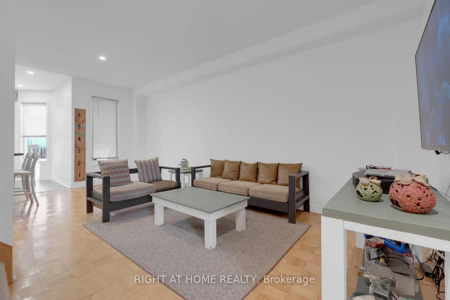 Photo 5 of 53 Silent Pond Crescent, Brampton, Madoc — HOMEH