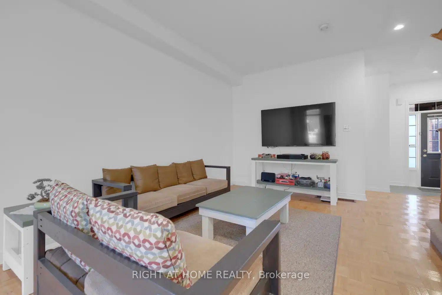 Photo 8 of 53 Silent Pond Crescent, Brampton, Madoc — HOMEH