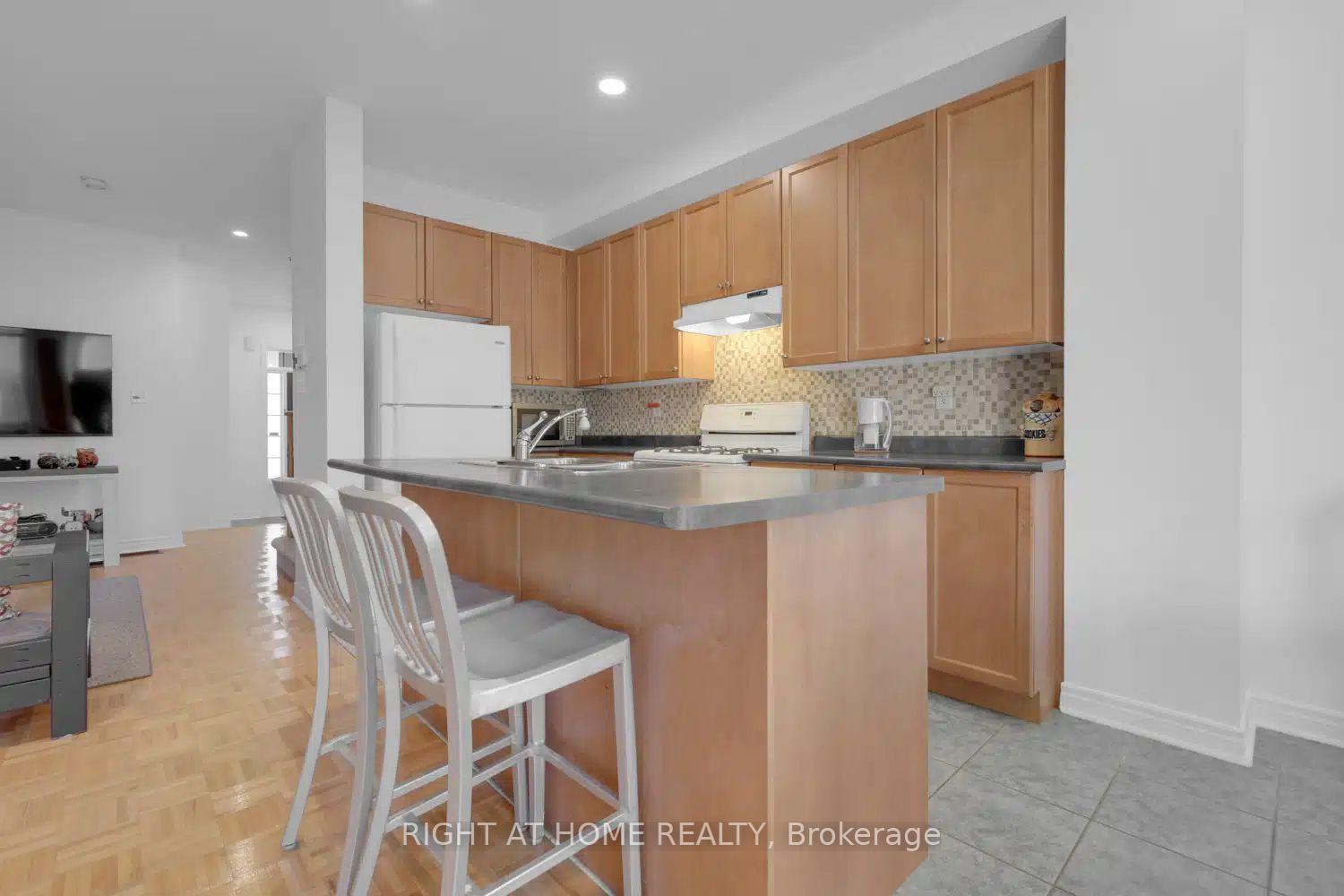 Photo 11 of 53 Silent Pond Crescent, Brampton, Madoc — HOMEH
