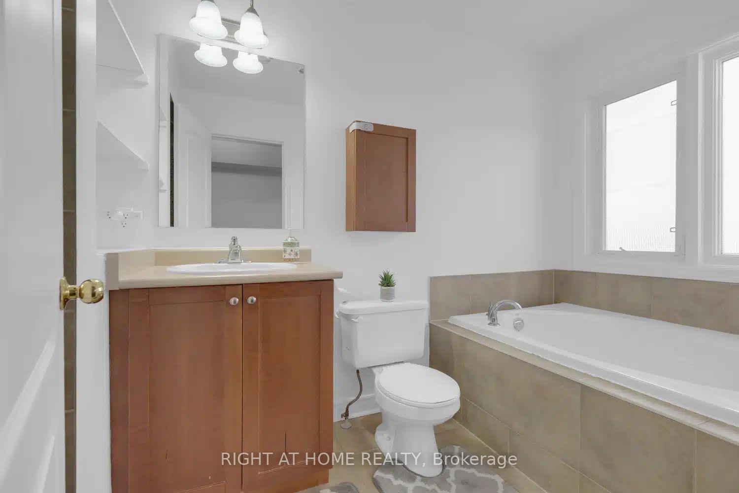Photo 23 of 53 Silent Pond Crescent, Brampton, Madoc — HOMEH