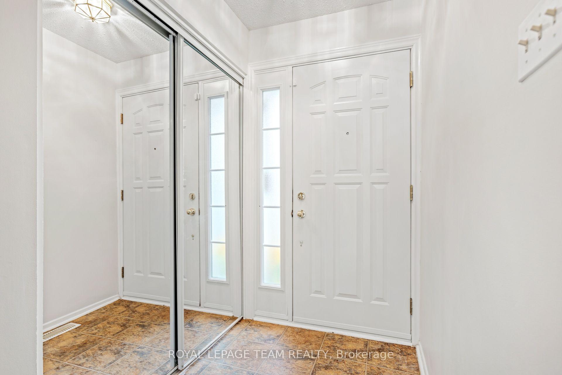 Photo 3 of Unit 9, 455 Kintyre Private, Ottawa, Carleton Square — HOMEH