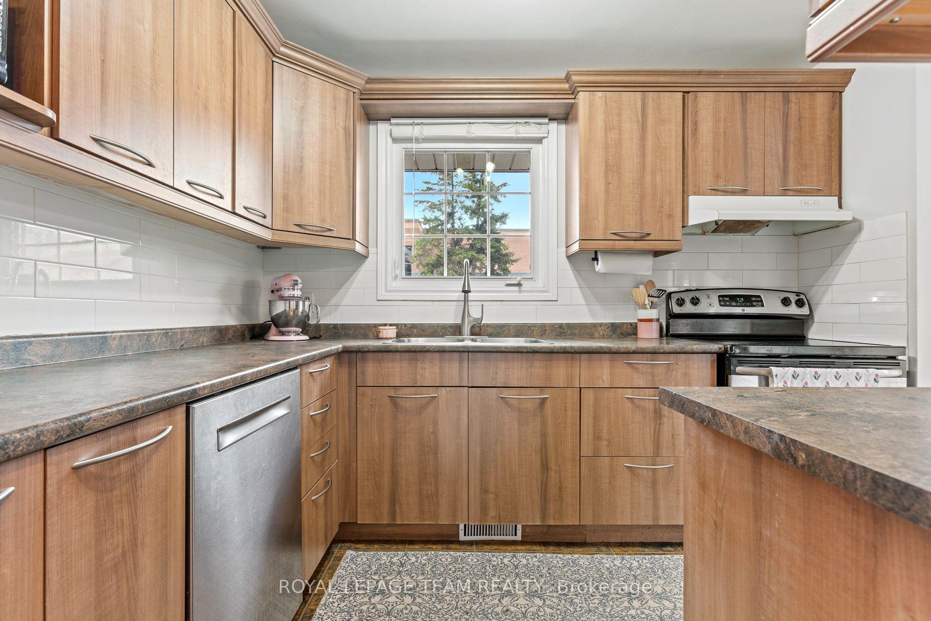Photo 9 of Unit 9, 455 Kintyre Private, Ottawa, Carleton Square — HOMEH