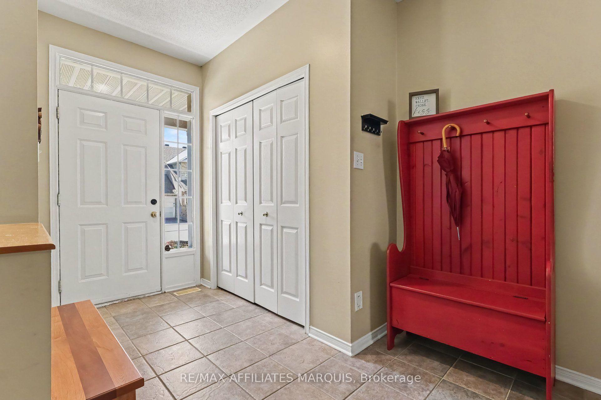 Photo 4 of 218 Annapolis Circle, Ottawa, Hunt Club — HOMEH