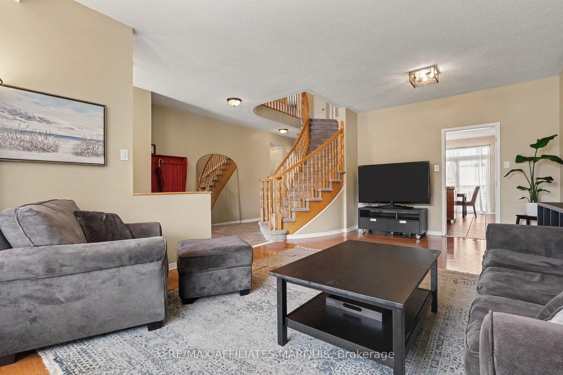 Photo 8 of 218 Annapolis Circle, Ottawa, Hunt Club — HOMEH
