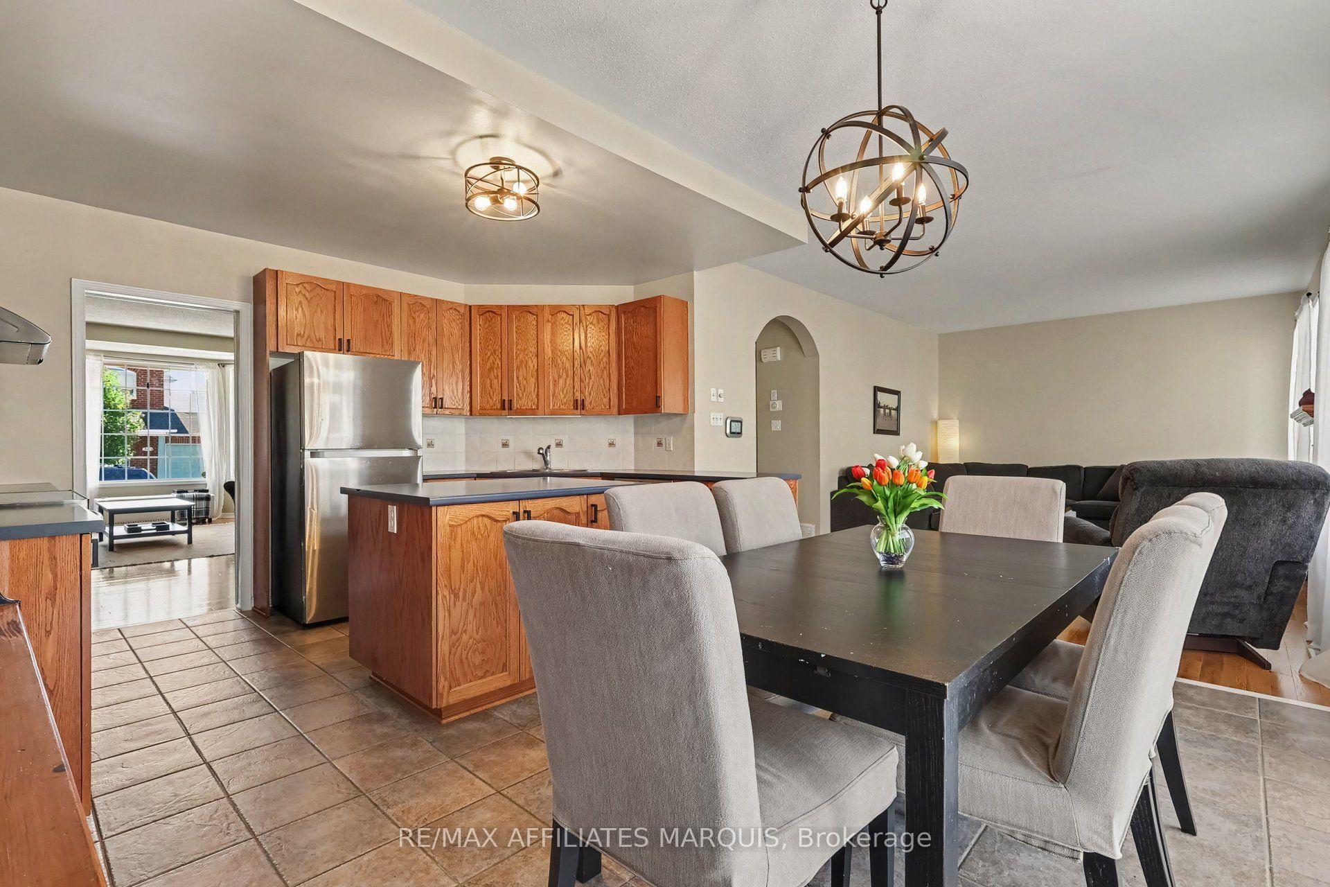 Photo 13 of 218 Annapolis Circle, Ottawa, Hunt Club — HOMEH