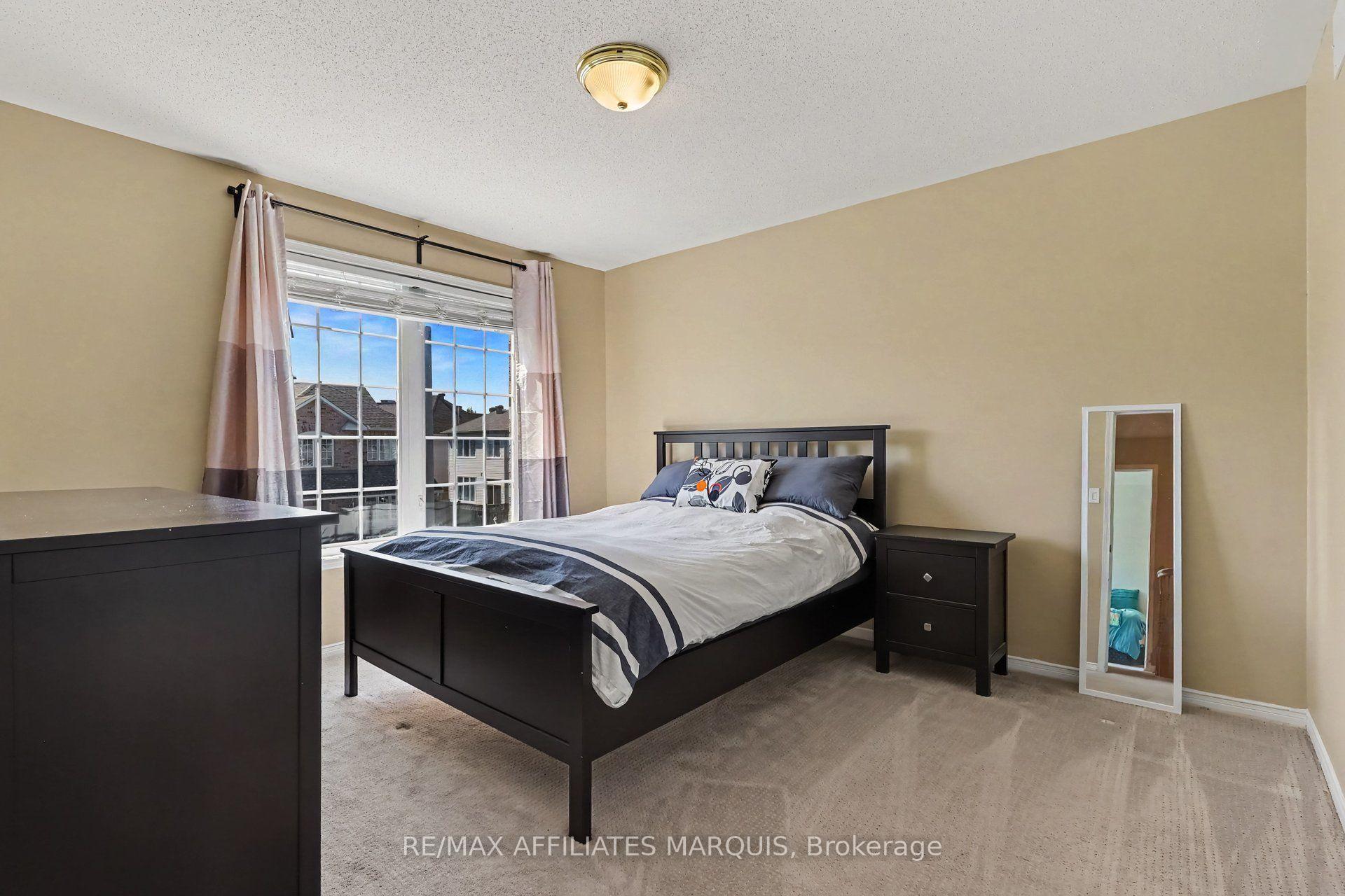 Photo 23 of 218 Annapolis Circle, Ottawa, Hunt Club — HOMEH