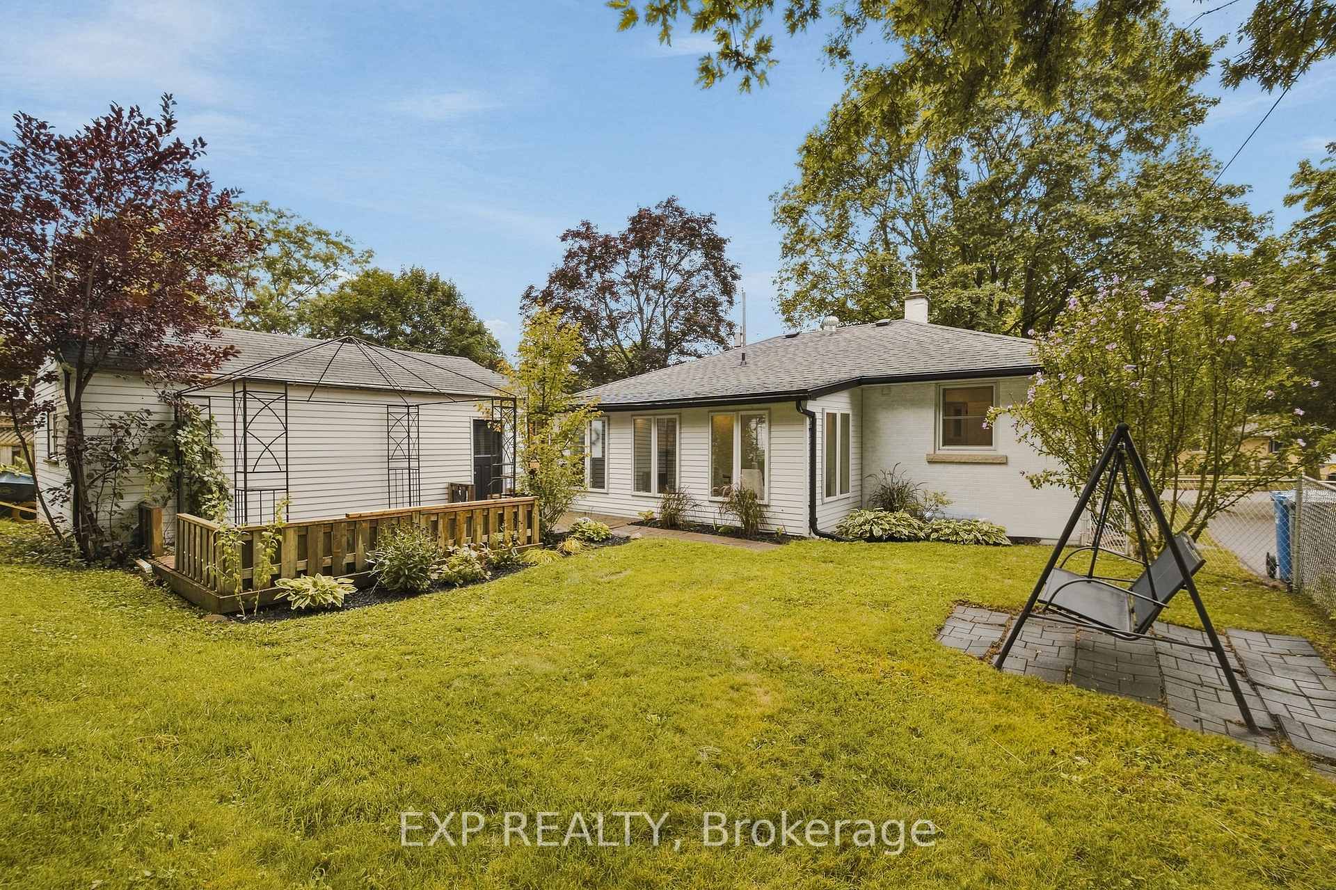 Photo 39 of 104 Kensington Street, Guelph, Riverside Park — HOMEH
