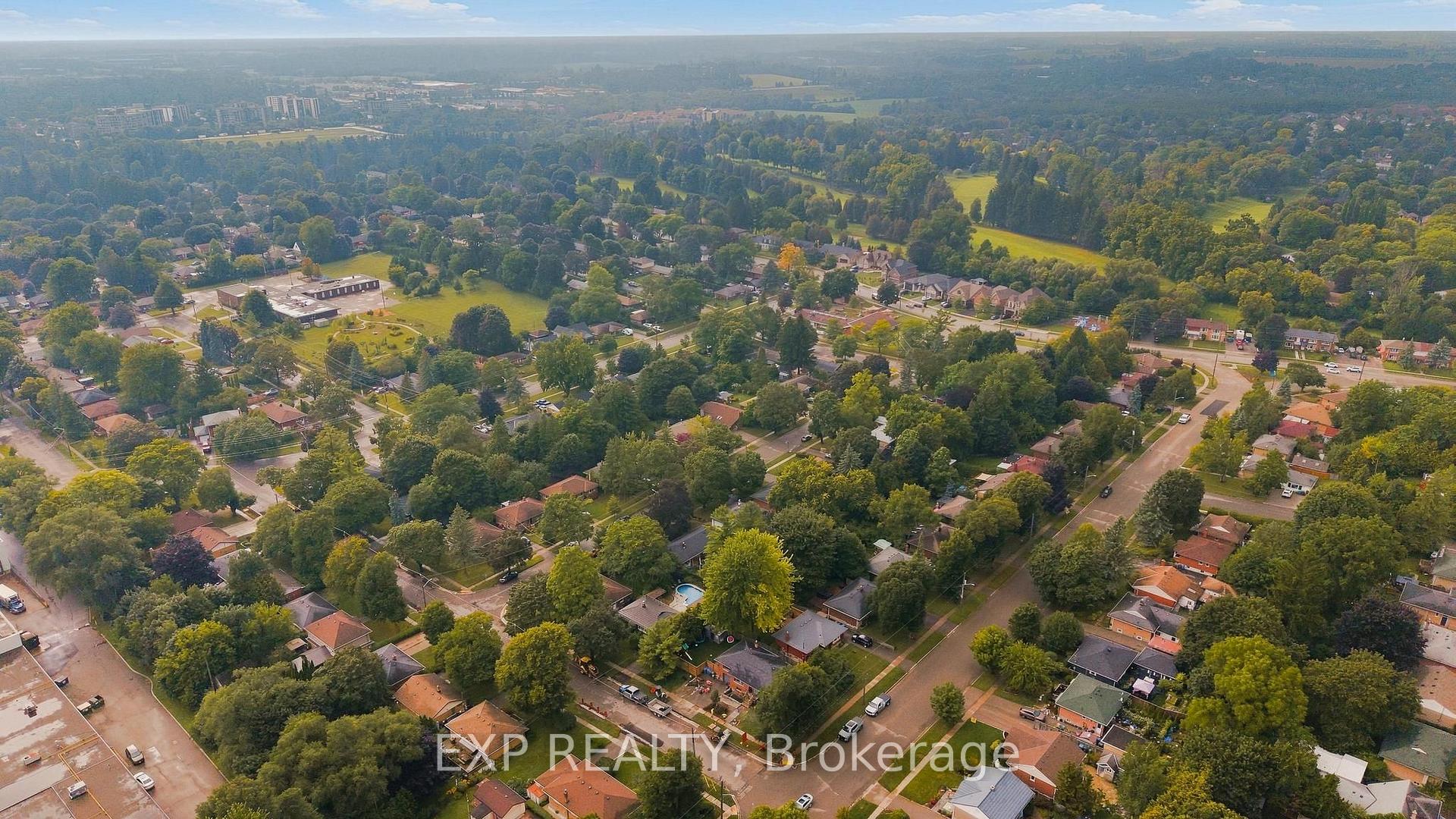 Photo 40 of 104 Kensington Street, Guelph, Riverside Park — HOMEH