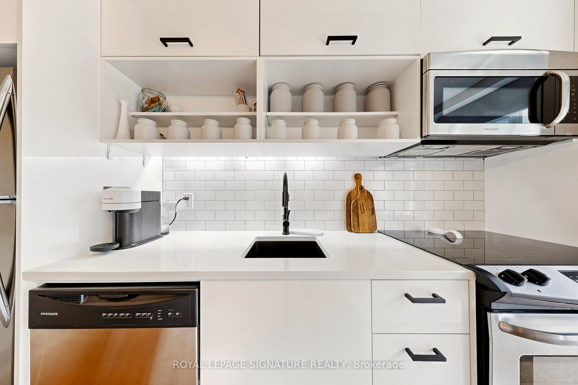 Photo 12 of Unit 414, 32 Trolley Crescent, Toronto, Moss Park — HOMEH