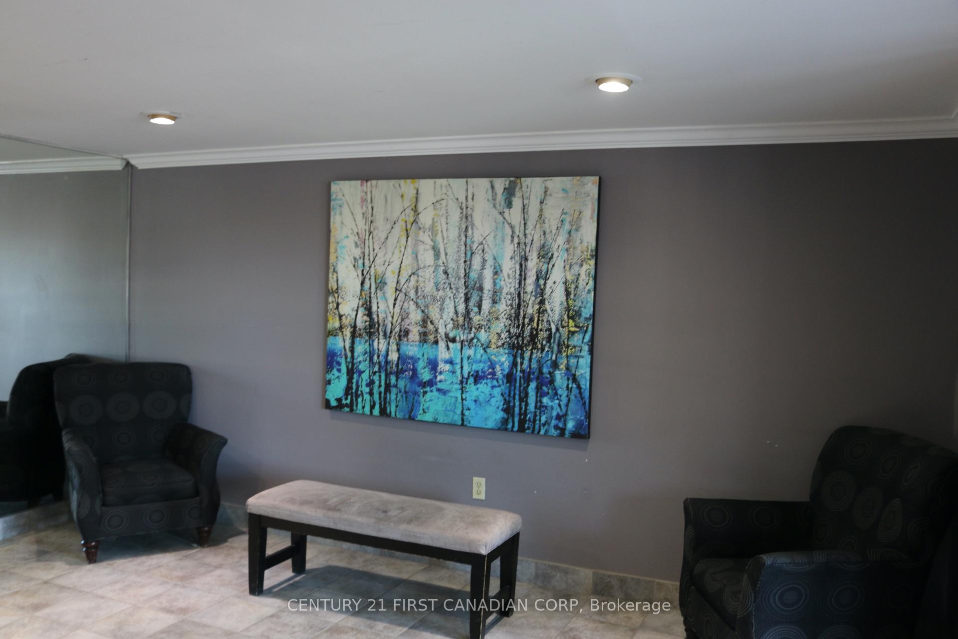 Photo 3 of Unit 207, 600 Grenfell Drive, London, North C — HOMEH