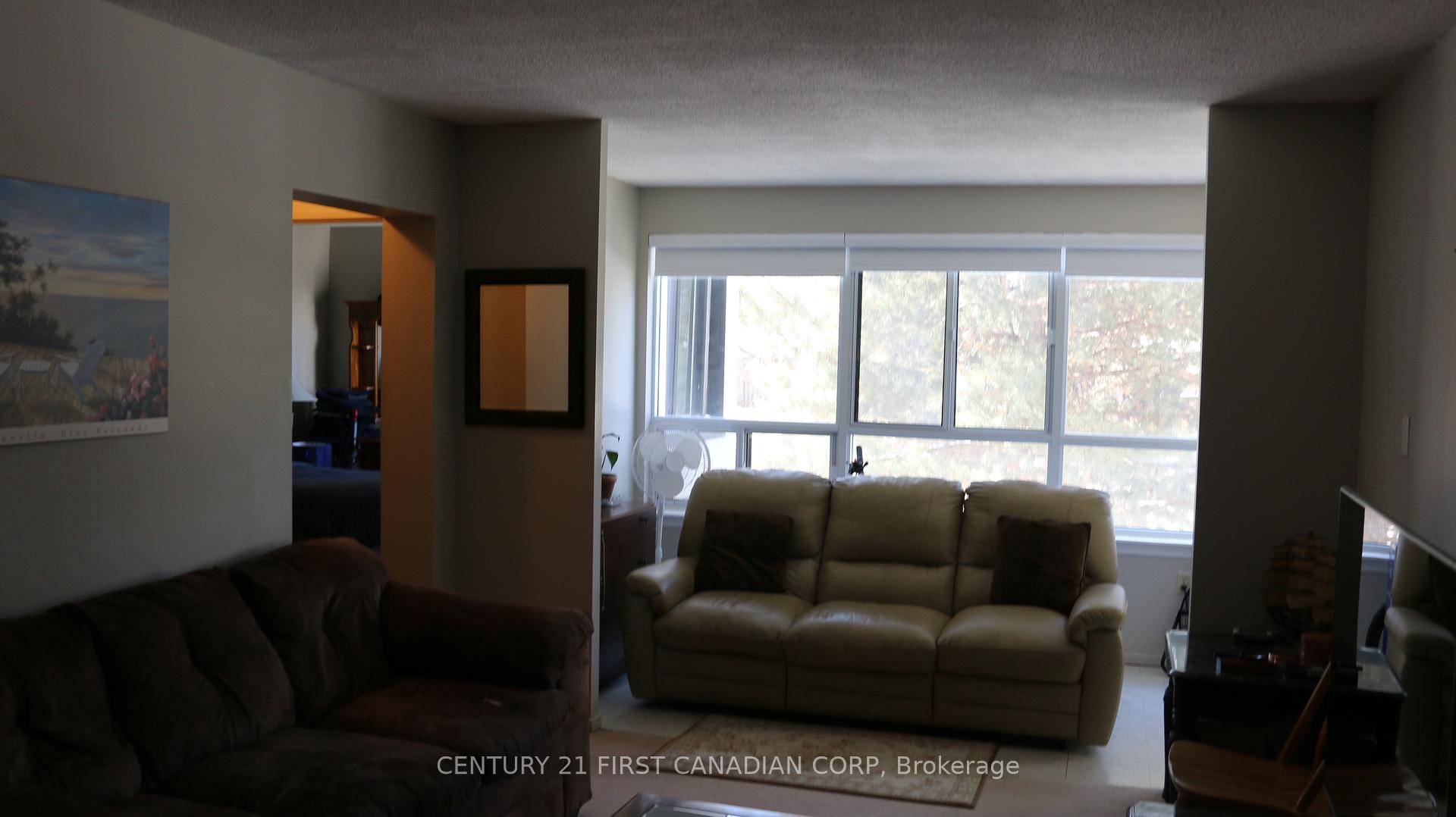 Photo 4 of Unit 207, 600 Grenfell Drive, London, North C — HOMEH