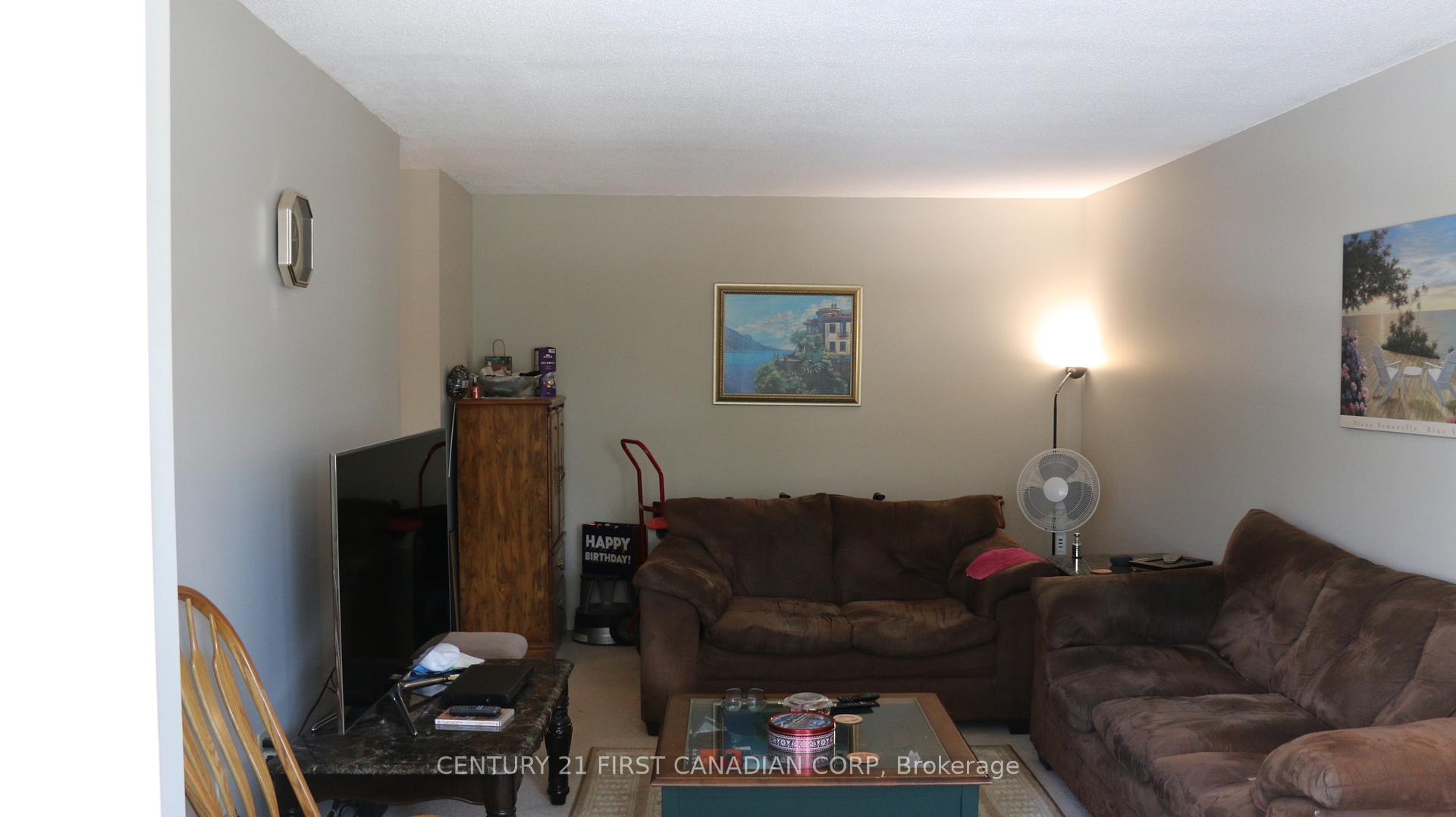 Photo 5 of Unit 207, 600 Grenfell Drive, London, North C — HOMEH