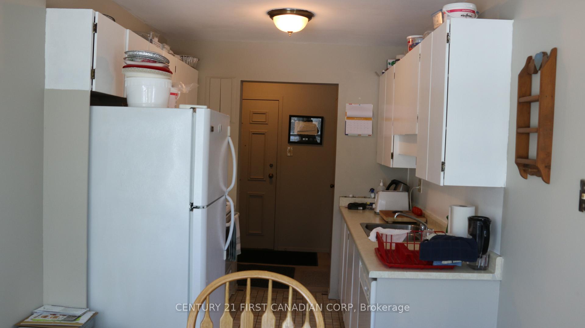 Photo 7 of Unit 207, 600 Grenfell Drive, London, North C — HOMEH