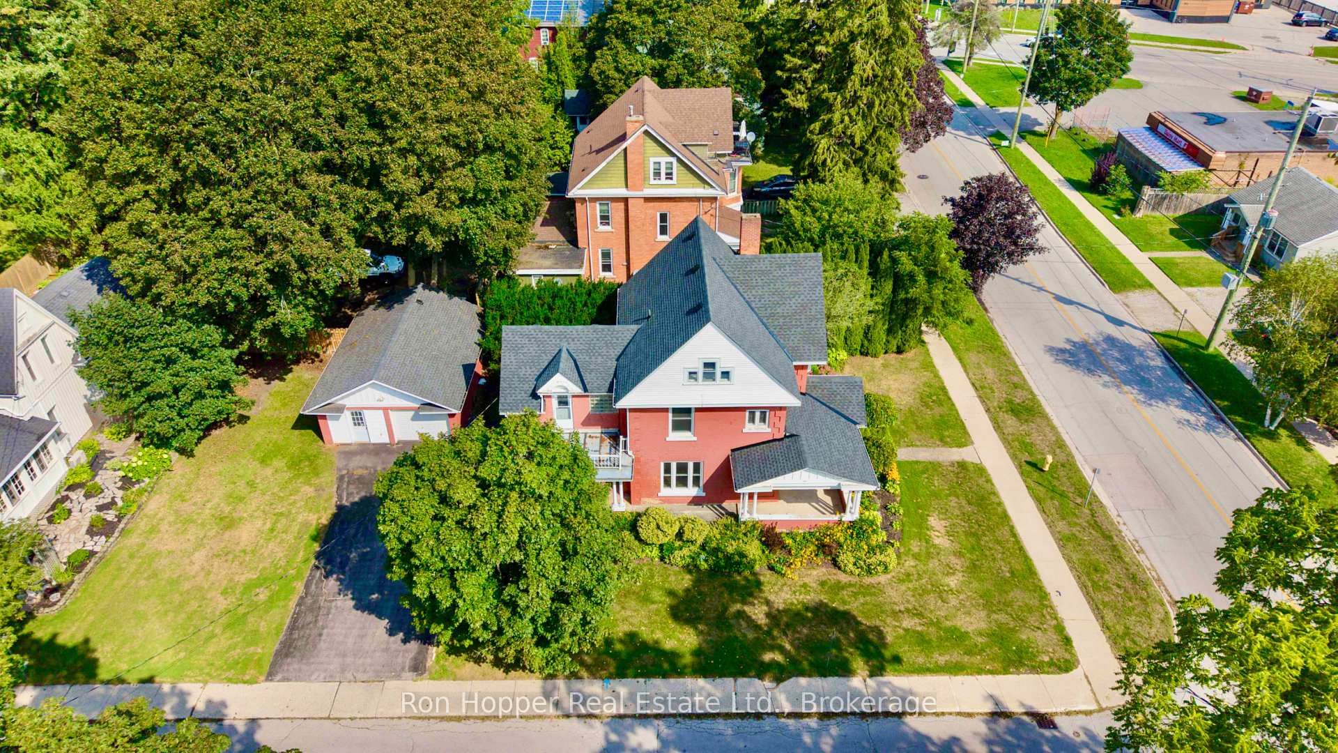 Photo 5 of 1358 4th Avenue W, Owen Sound — HOMEH