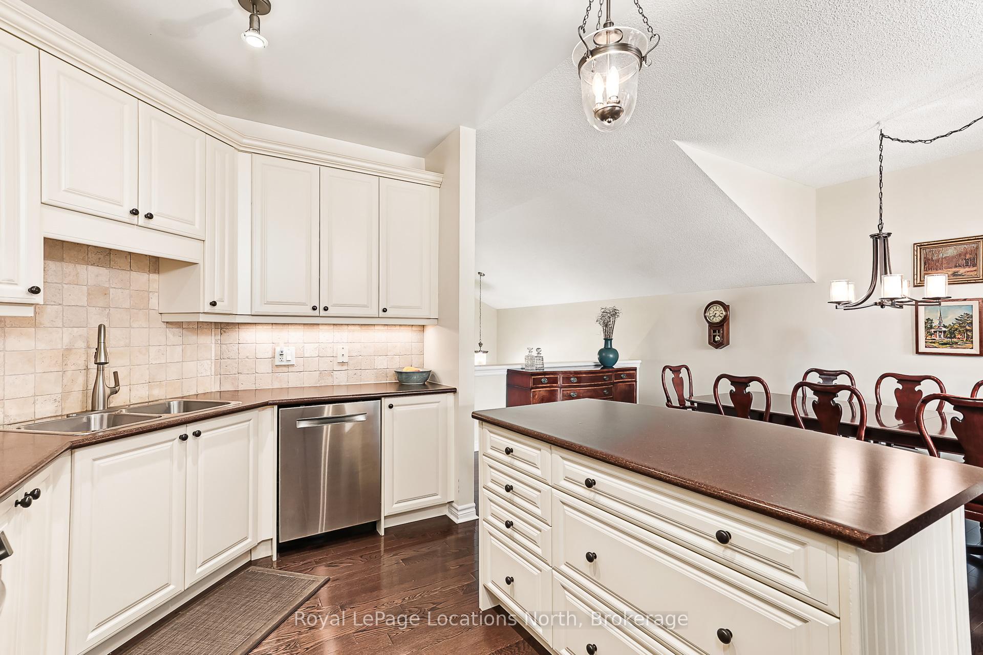 Photo 10 of 6 Thomas Drive, Collingwood — HOMEH