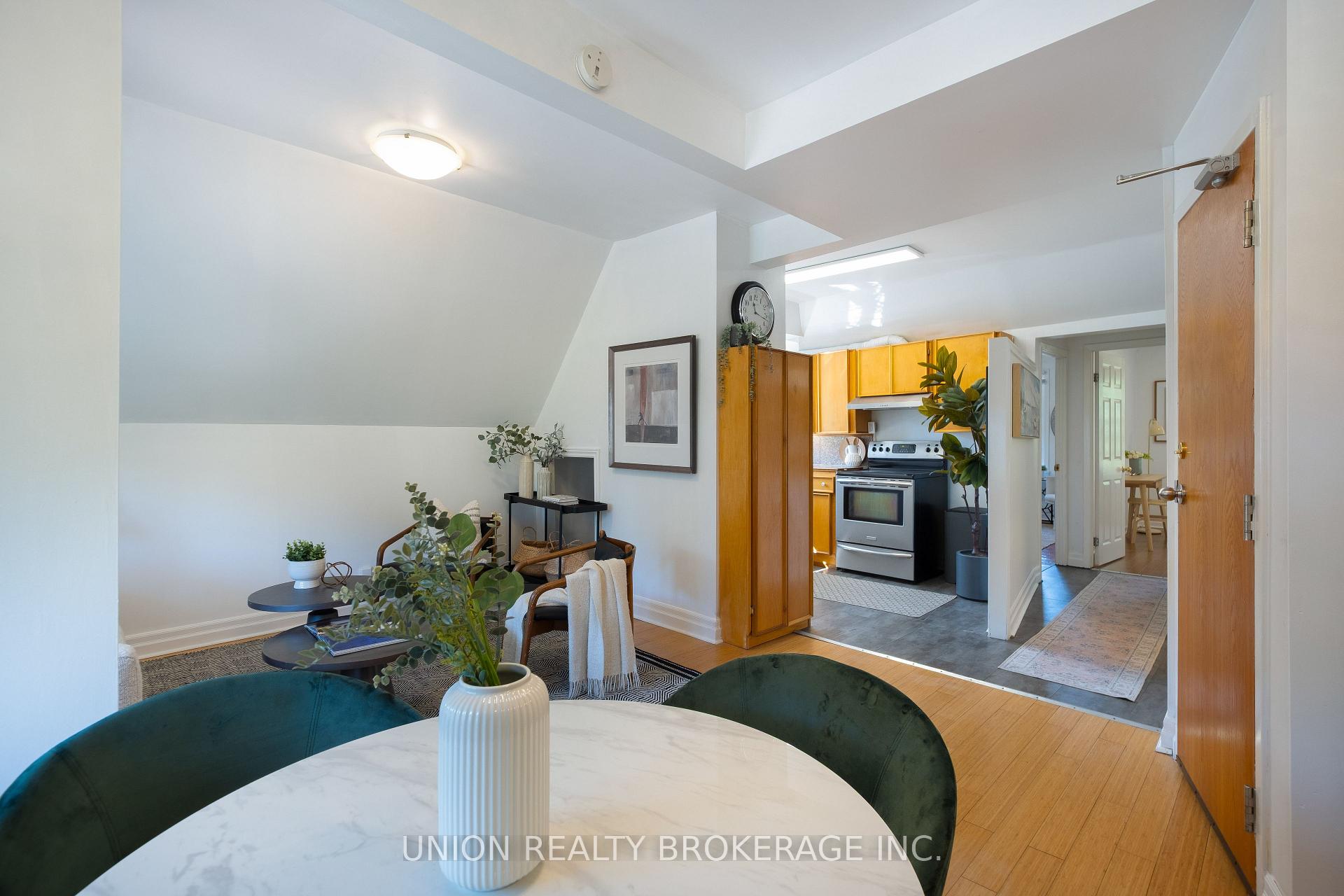 Photo 8 of 394 Coxwell Avenue, Toronto, Greenwood-Coxwell — HOMEH
