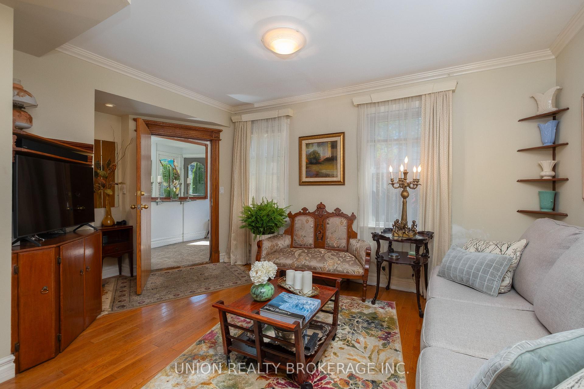 Photo 20 of 394 Coxwell Avenue, Toronto, Greenwood-Coxwell — HOMEH