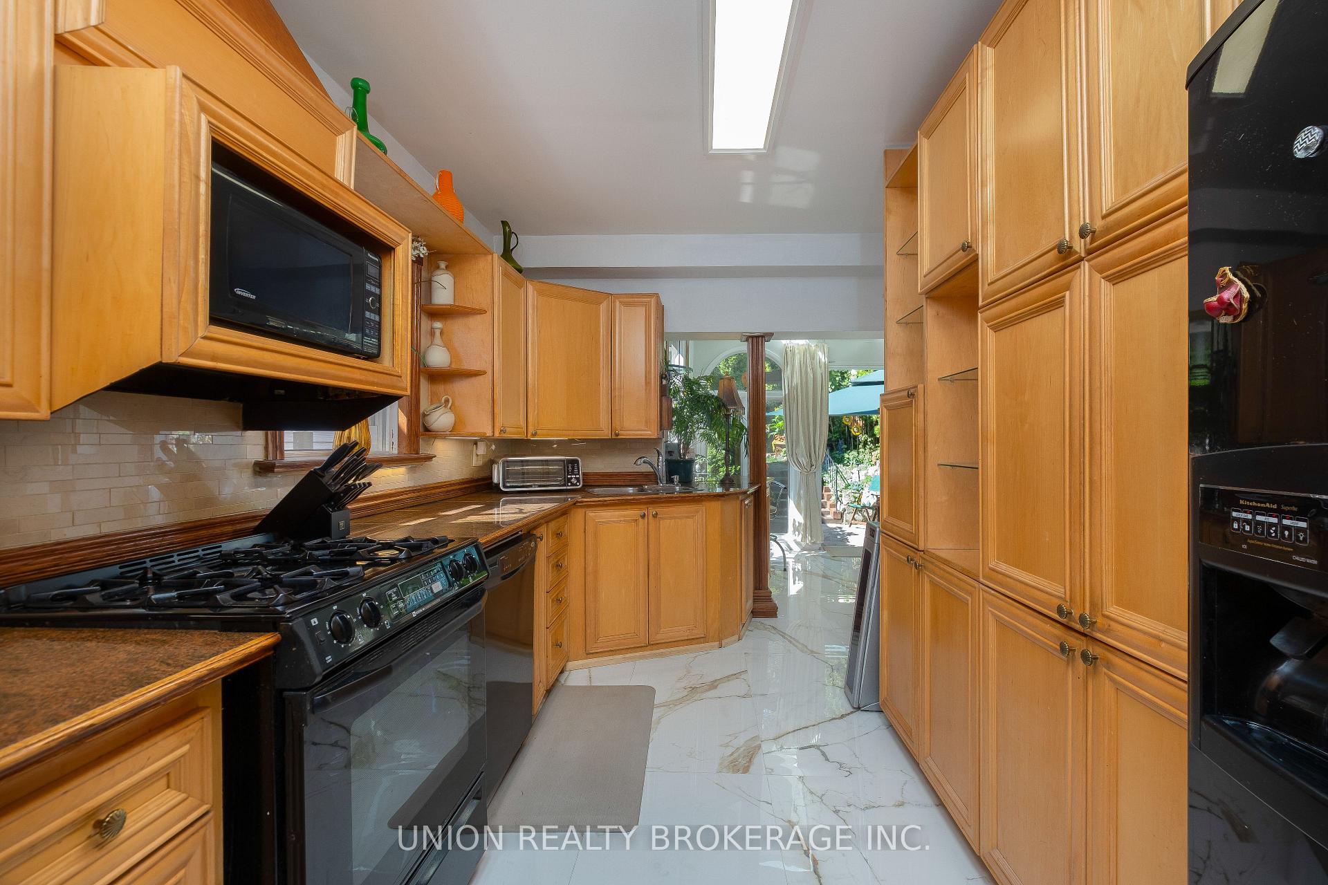 Photo 23 of 394 Coxwell Avenue, Toronto, Greenwood-Coxwell — HOMEH