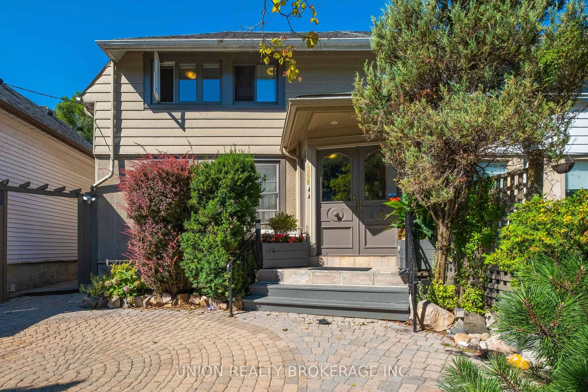 Photo 4 of 394 Coxwell Avenue, Toronto, Greenwood-Coxwell — HOMEH