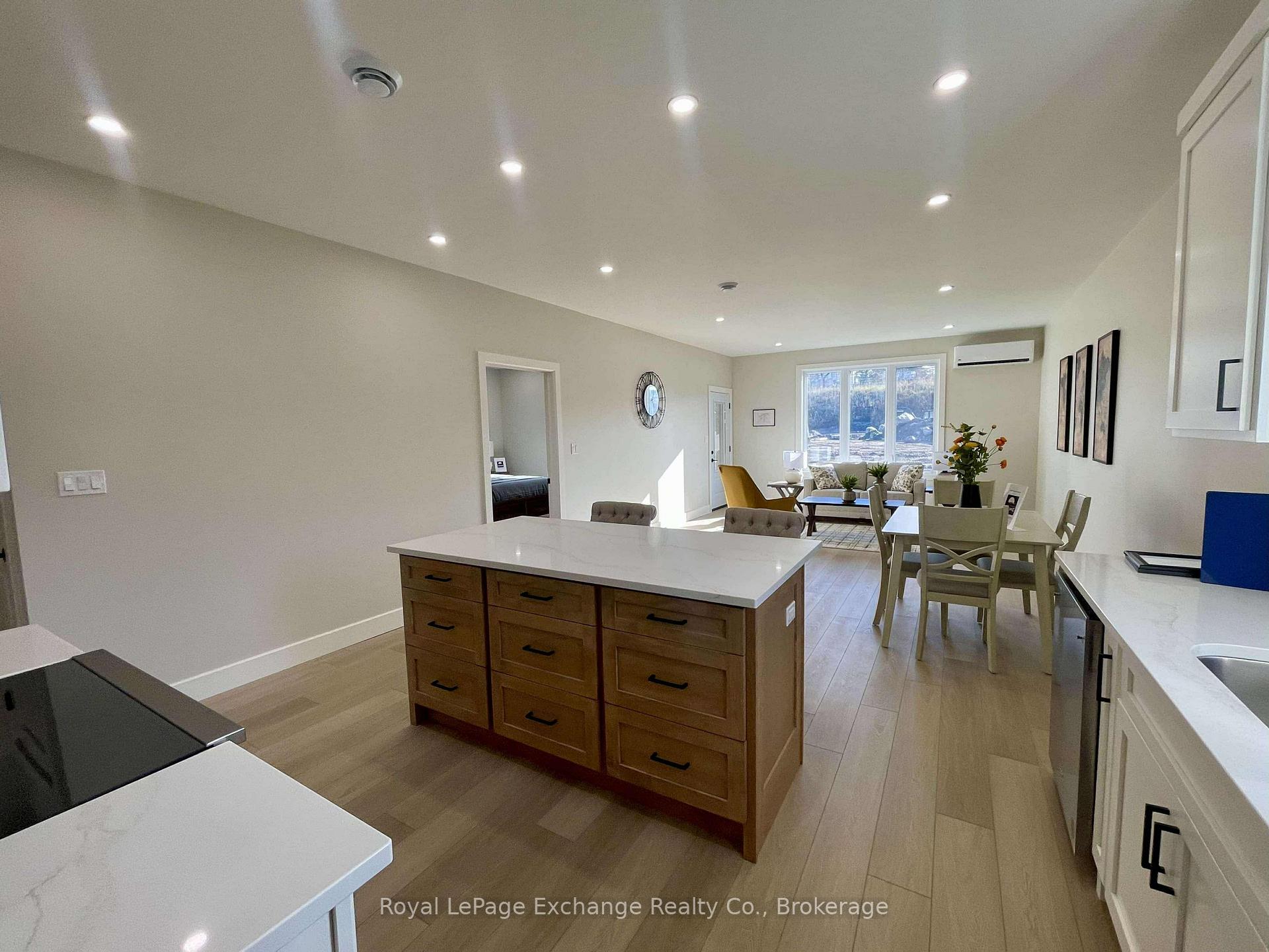Photo 8 of 12 Mercedes Crescent, Kincardine — HOMEH