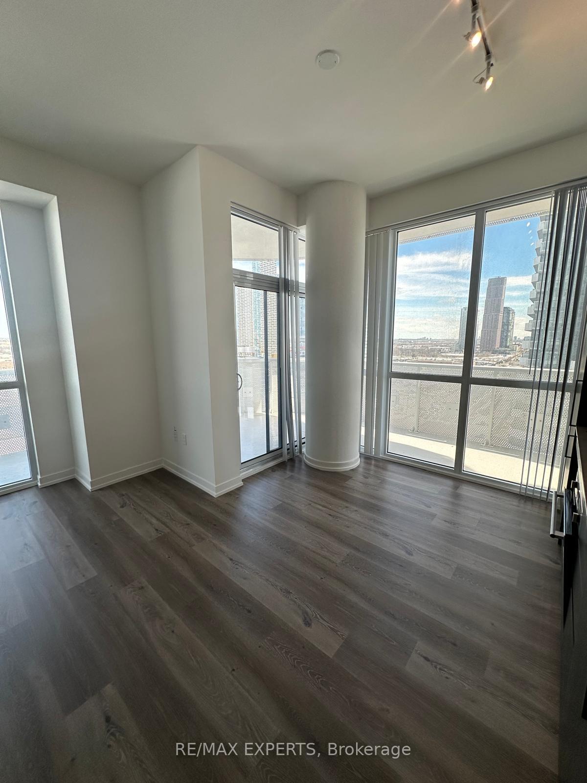 Photo 4 of Unit 1612, 225 Commerce Street, Vaughan, Vaughan Corporate Centre — HOMEH