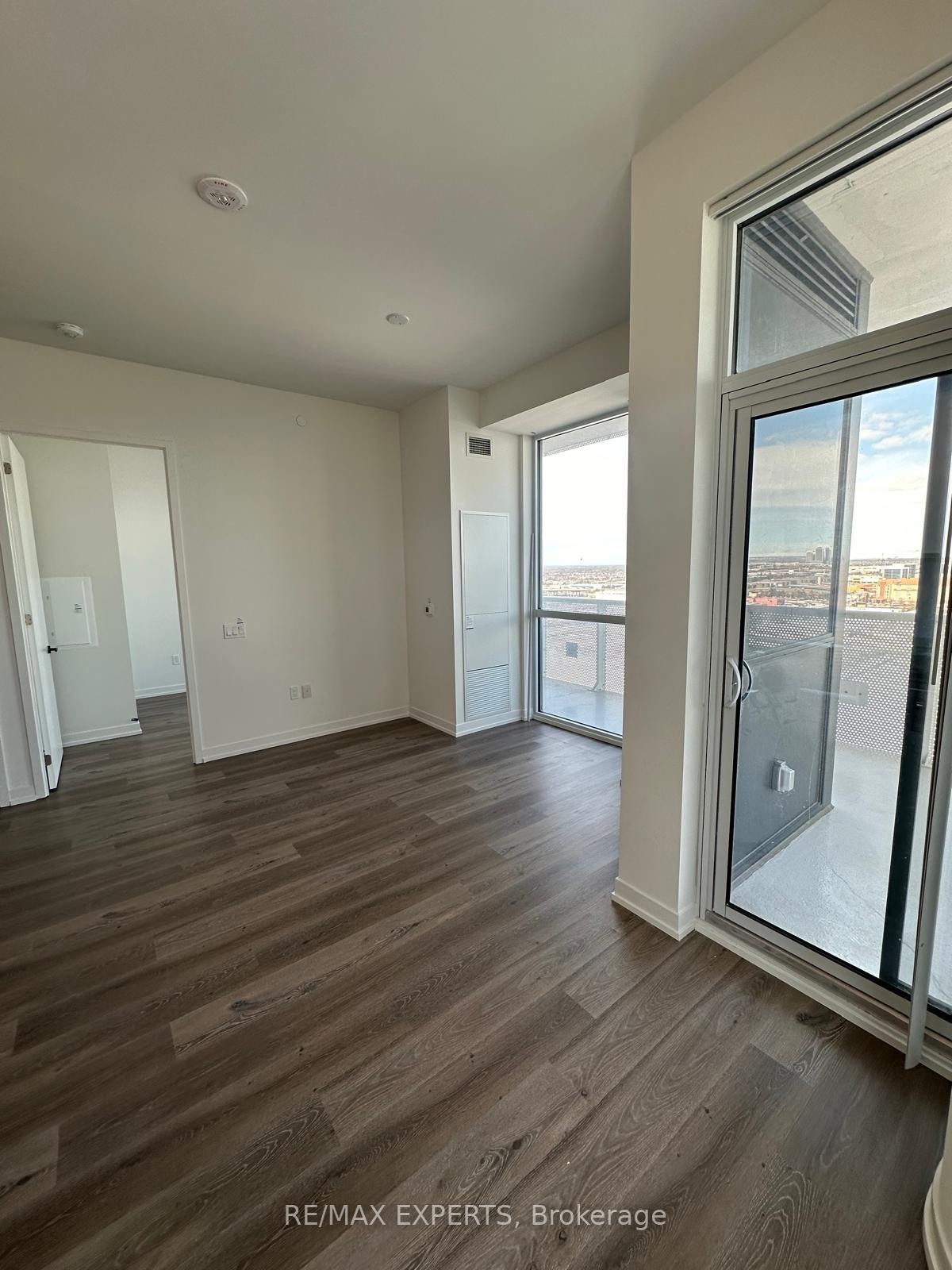 Photo 5 of Unit 1612, 225 Commerce Street, Vaughan, Vaughan Corporate Centre — HOMEH