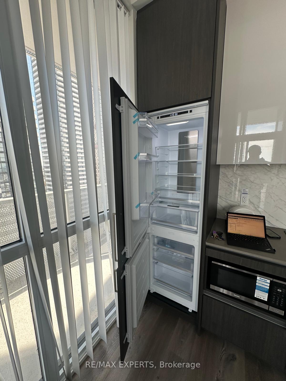 Photo 7 of Unit 1612, 225 Commerce Street, Vaughan, Vaughan Corporate Centre — HOMEH