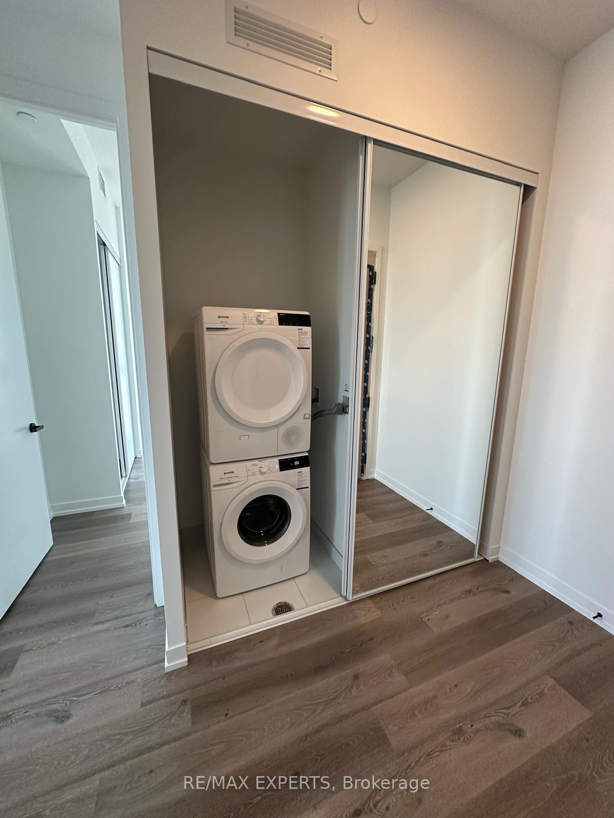Photo 11 of Unit 1612, 225 Commerce Street, Vaughan, Vaughan Corporate Centre — HOMEH