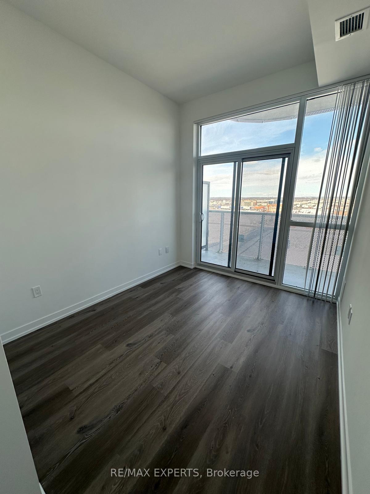 Photo 12 of Unit 1612, 225 Commerce Street, Vaughan, Vaughan Corporate Centre — HOMEH