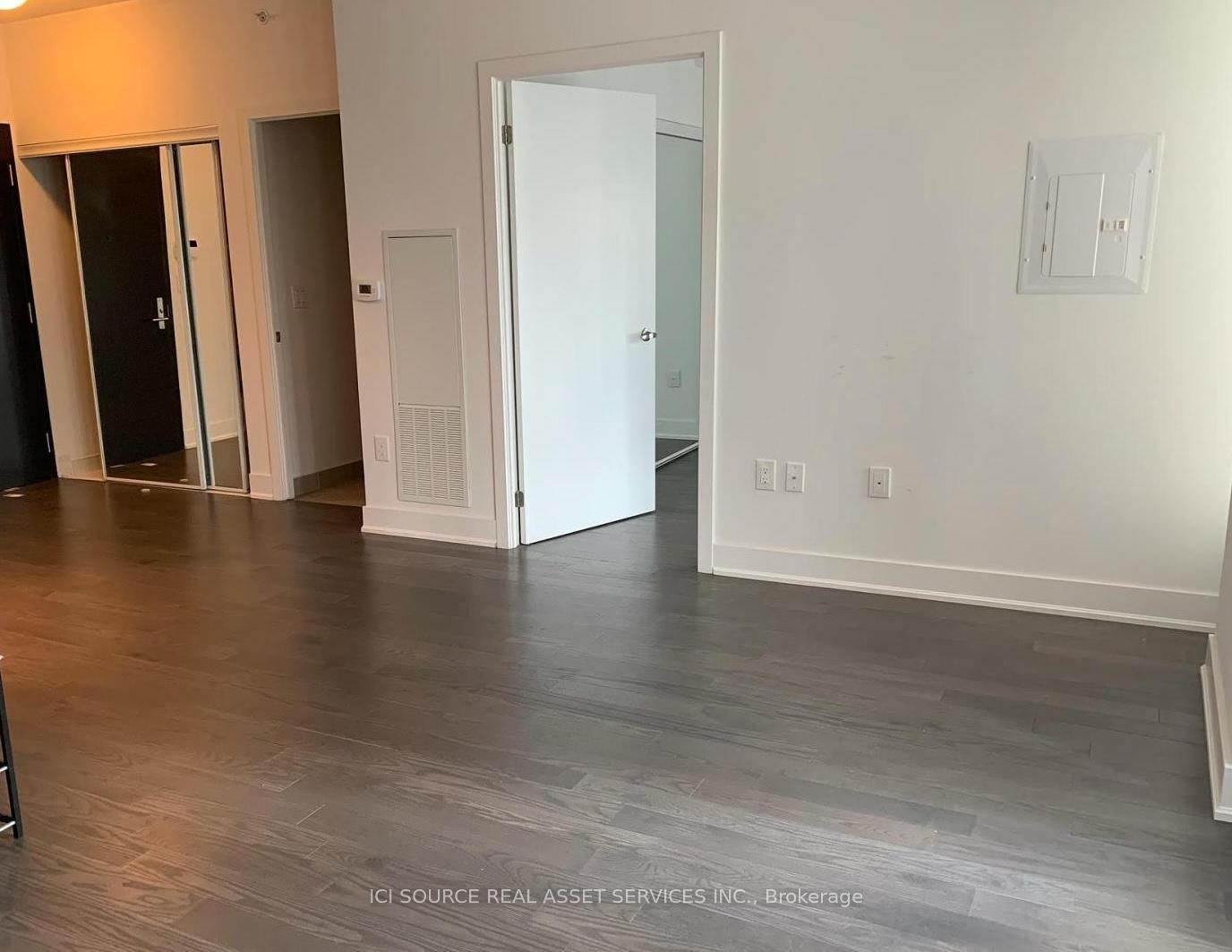 Photo 7 of Unit 611, 955 Bay Street, Toronto, Bay Street Corridor — HOMEH