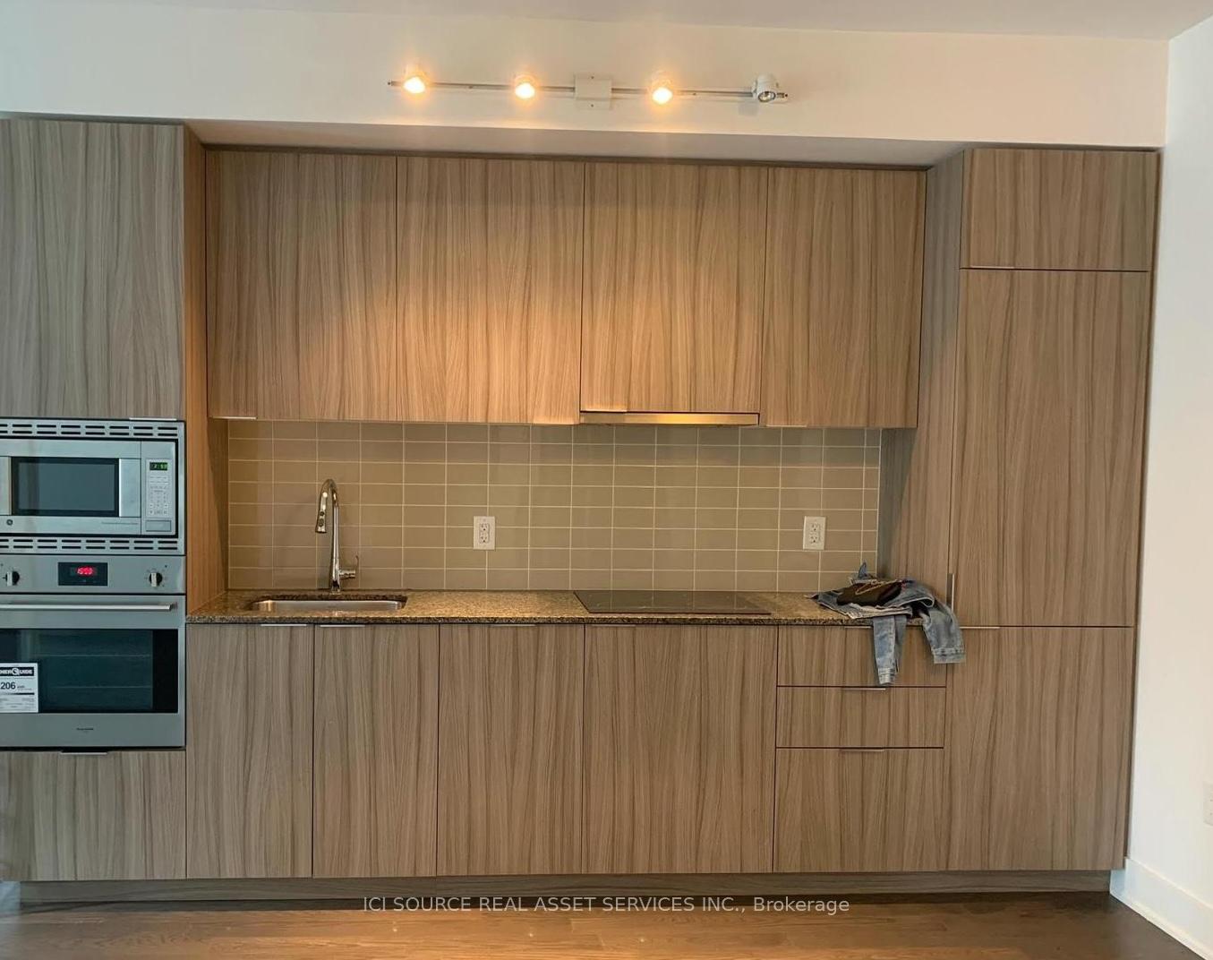 Photo 8 of Unit 611, 955 Bay Street, Toronto, Bay Street Corridor — HOMEH