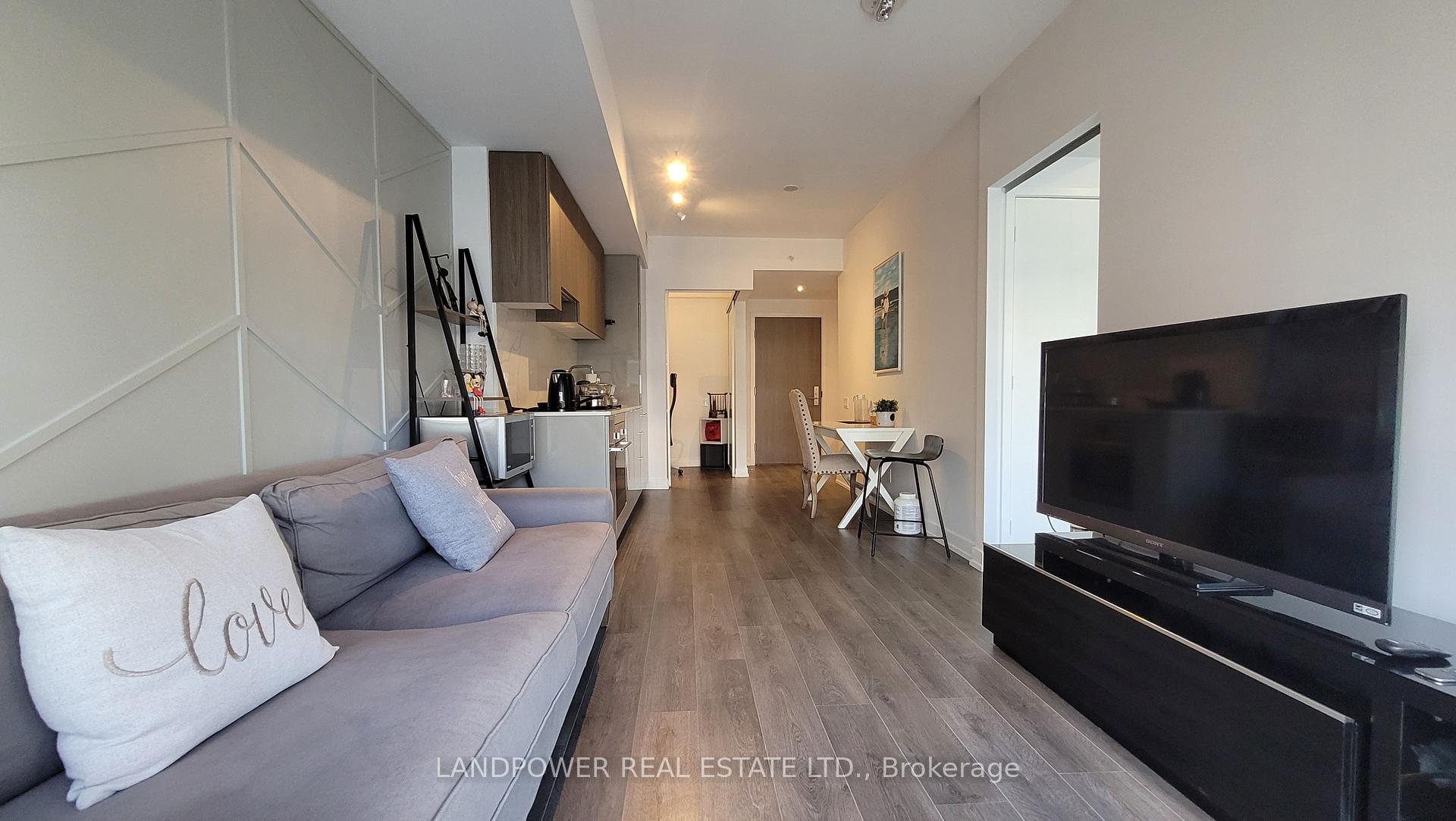 Photo 11 of Unit 607, 161 Roehampton Avenue, Toronto, Mount Pleasant West — HOMEH