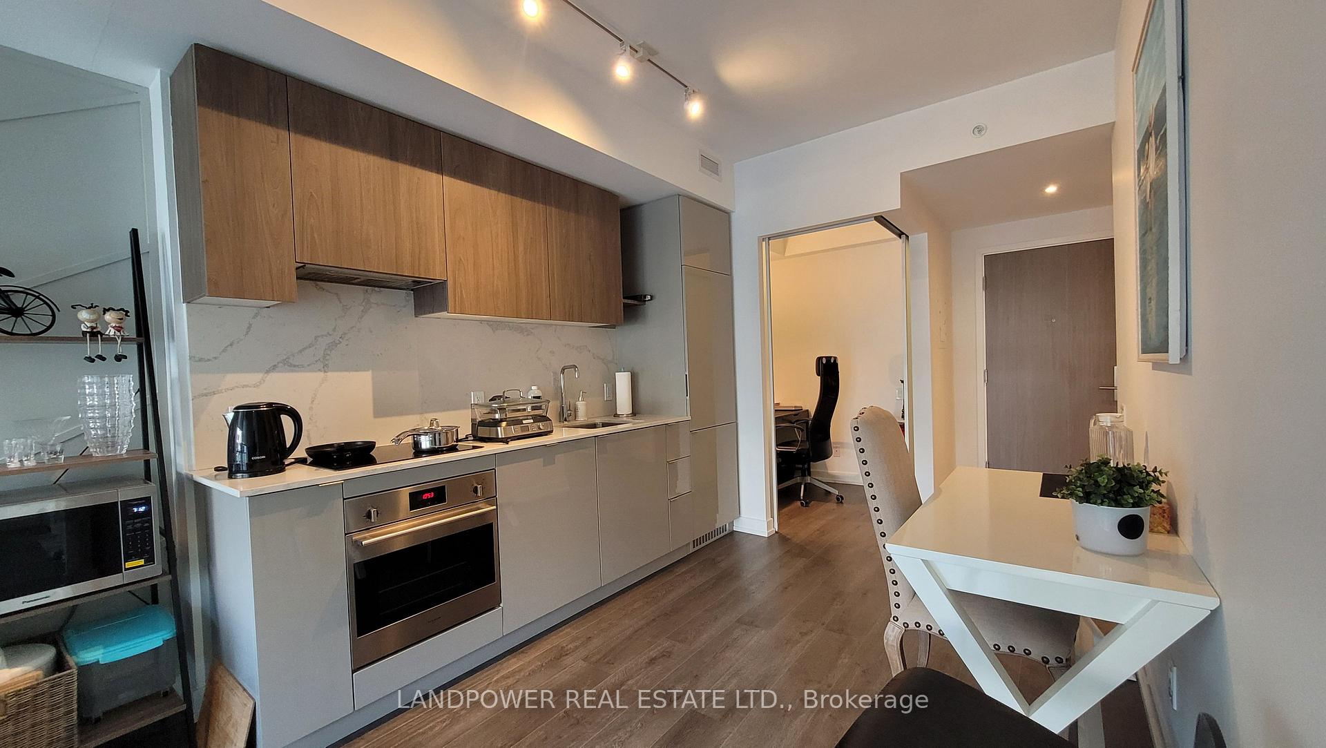 Photo 15 of Unit 607, 161 Roehampton Avenue, Toronto, Mount Pleasant West — HOMEH