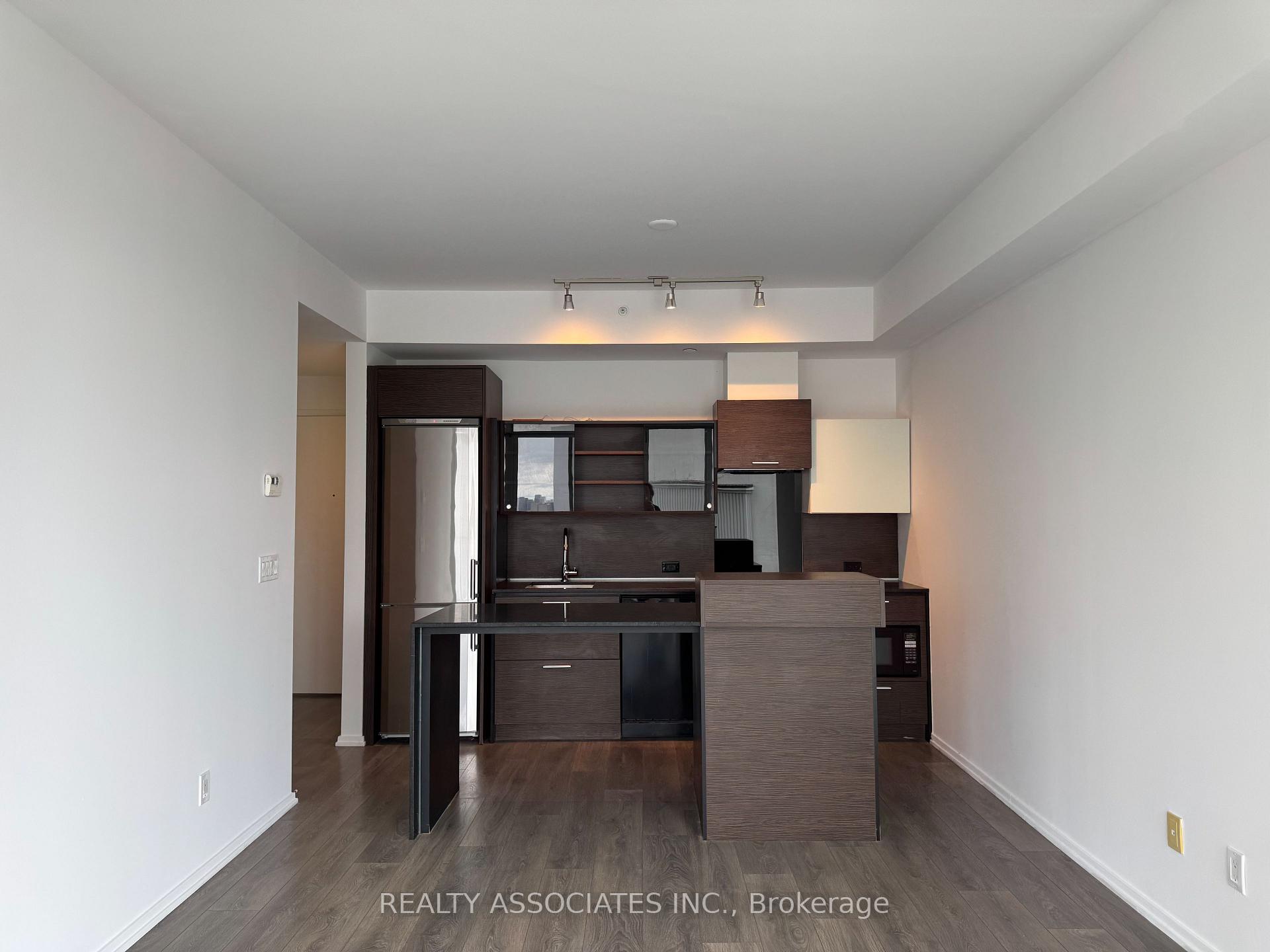 Photo 2 of Unit 2105, 75 St Nicholas Street, Toronto, Bay Street Corridor — HOMEH