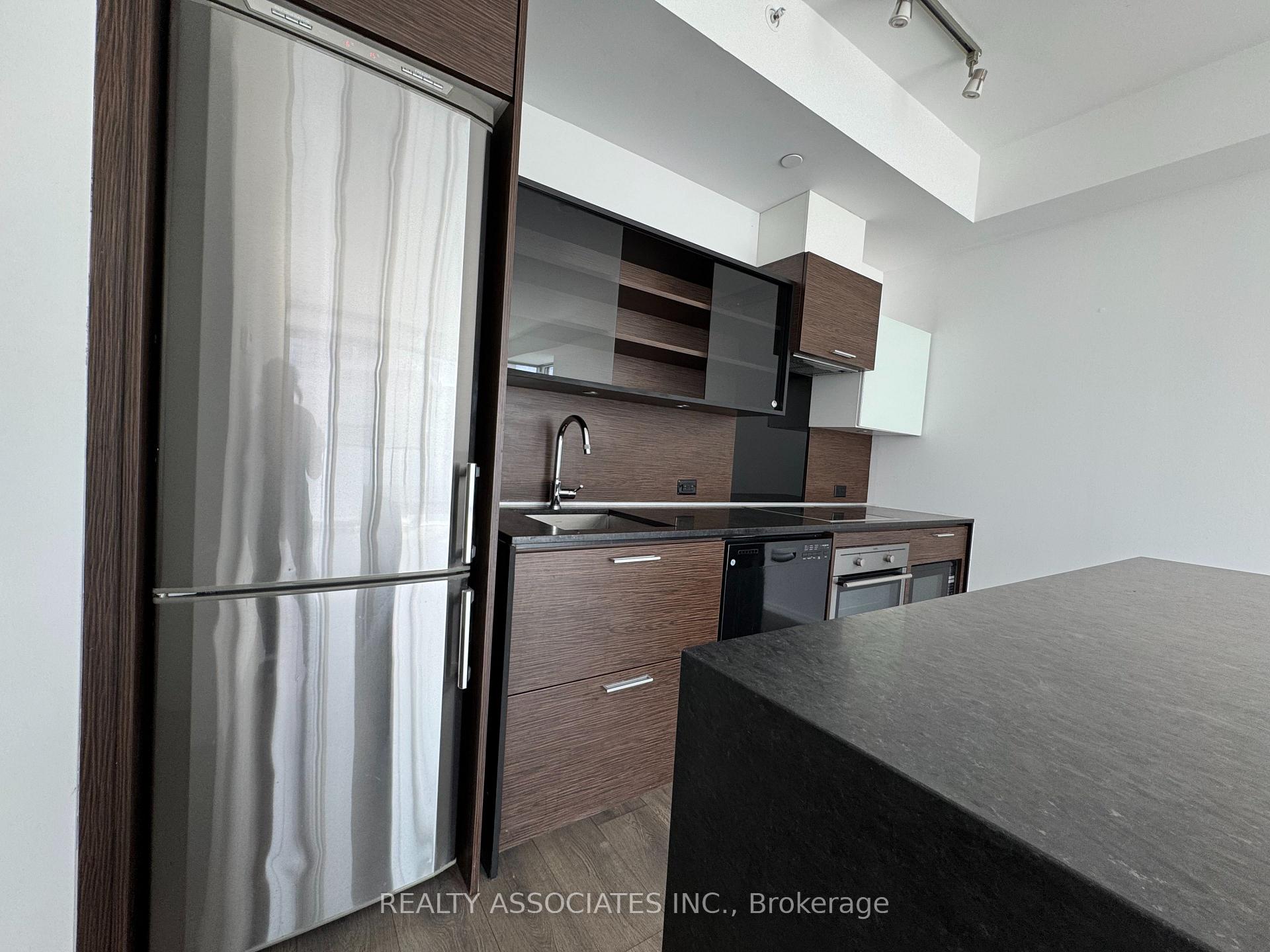 Photo 3 of Unit 2105, 75 St Nicholas Street, Toronto, Bay Street Corridor — HOMEH