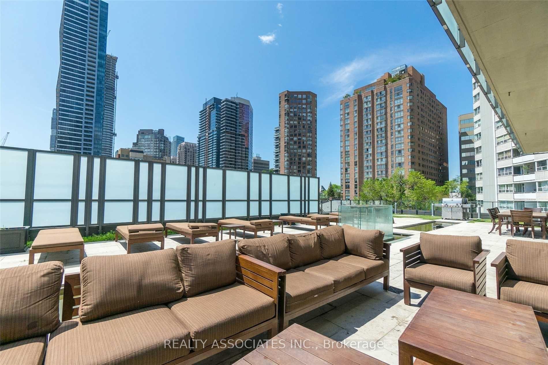 Photo 14 of Unit 2105, 75 St Nicholas Street, Toronto, Bay Street Corridor — HOMEH