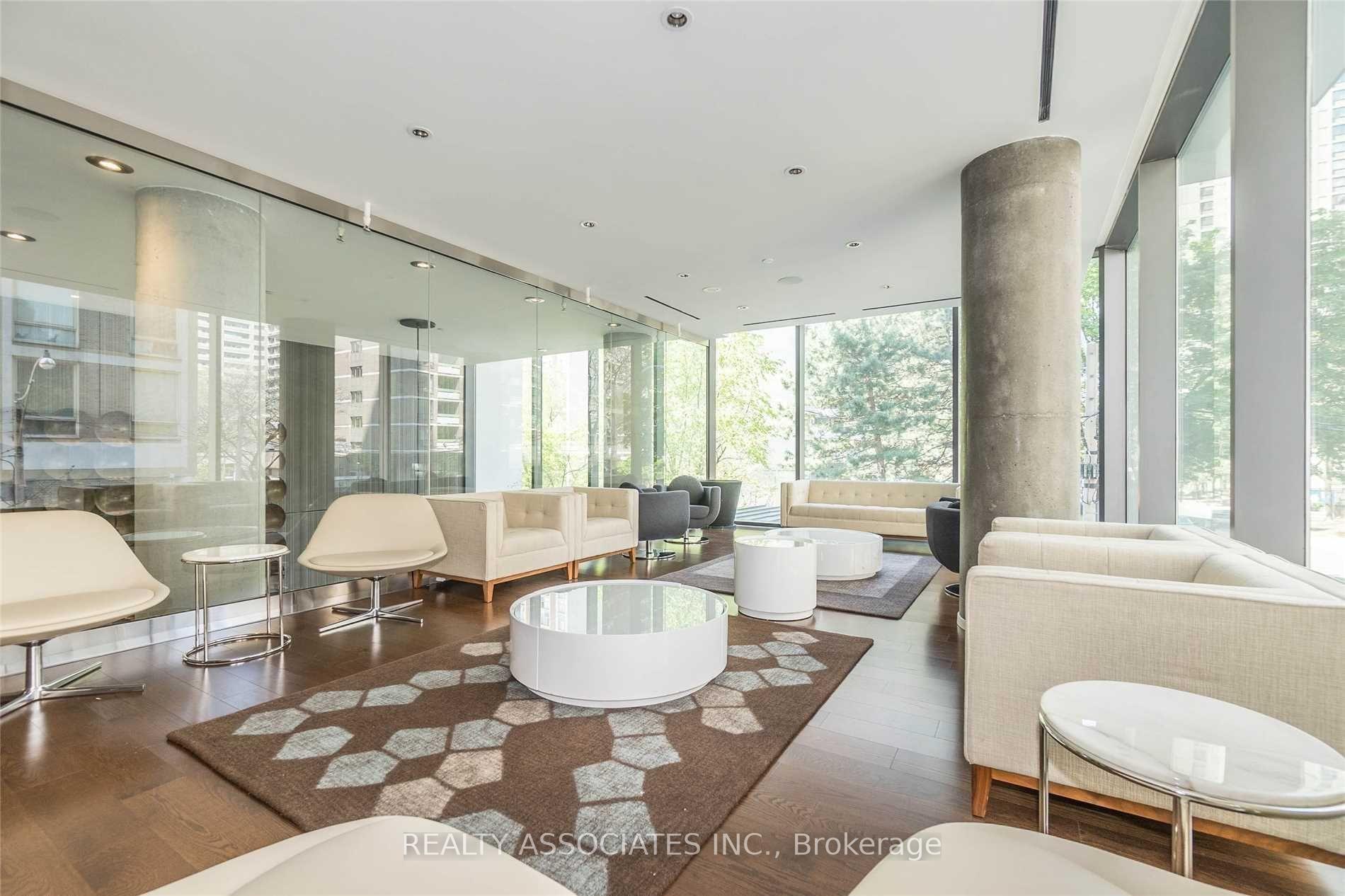 Photo 15 of Unit 2105, 75 St Nicholas Street, Toronto, Bay Street Corridor — HOMEH
