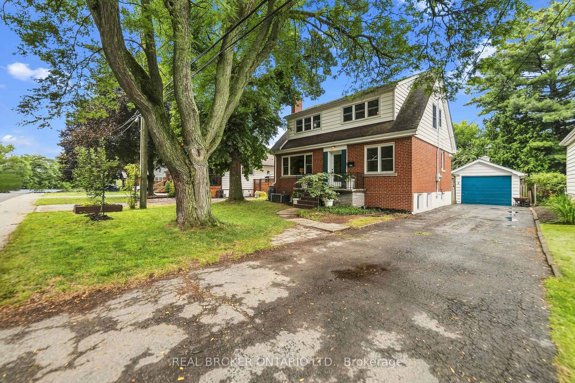 Photo 2 of 177 York Road, Hamilton, Dundas — HOMEH