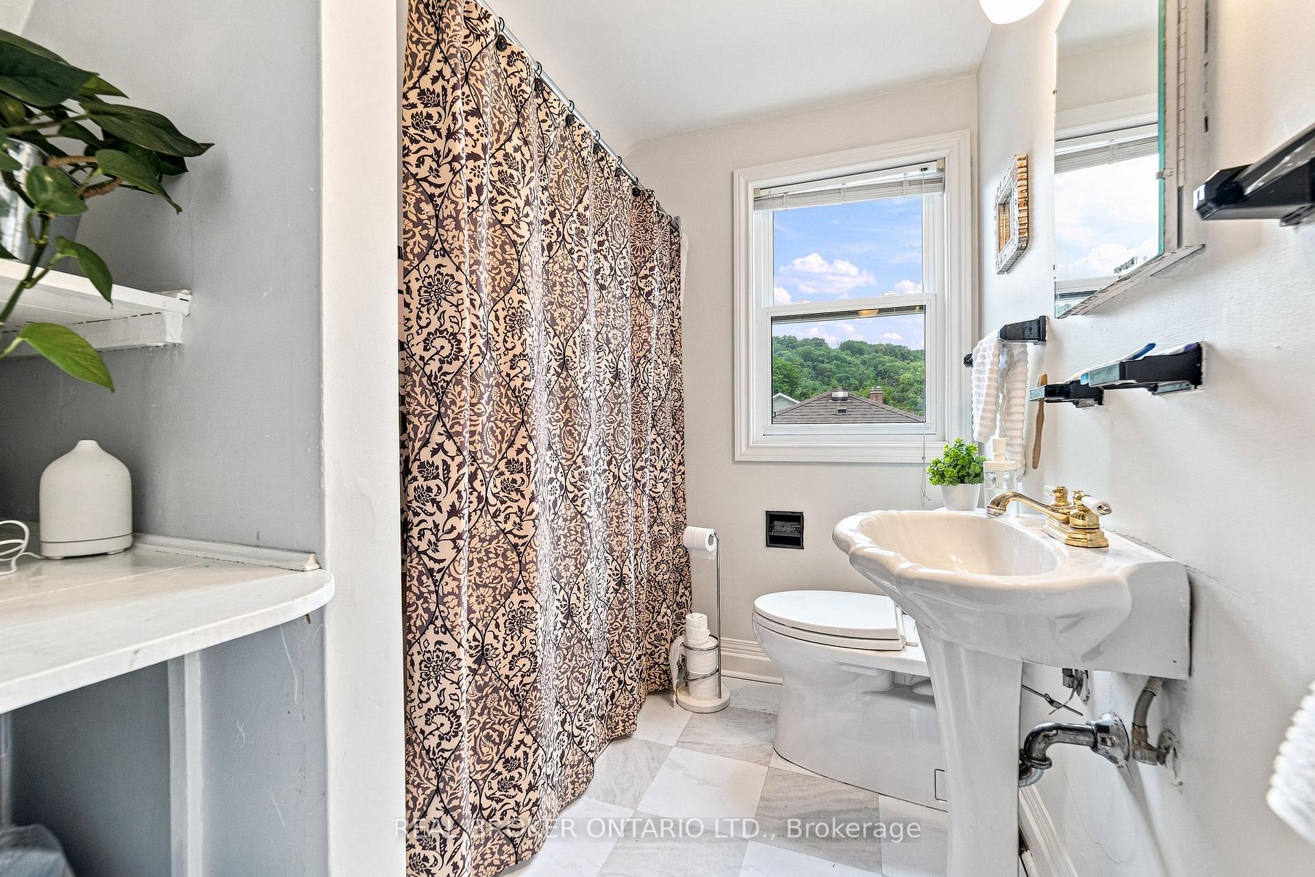 Photo 13 of 177 York Road, Hamilton, Dundas — HOMEH