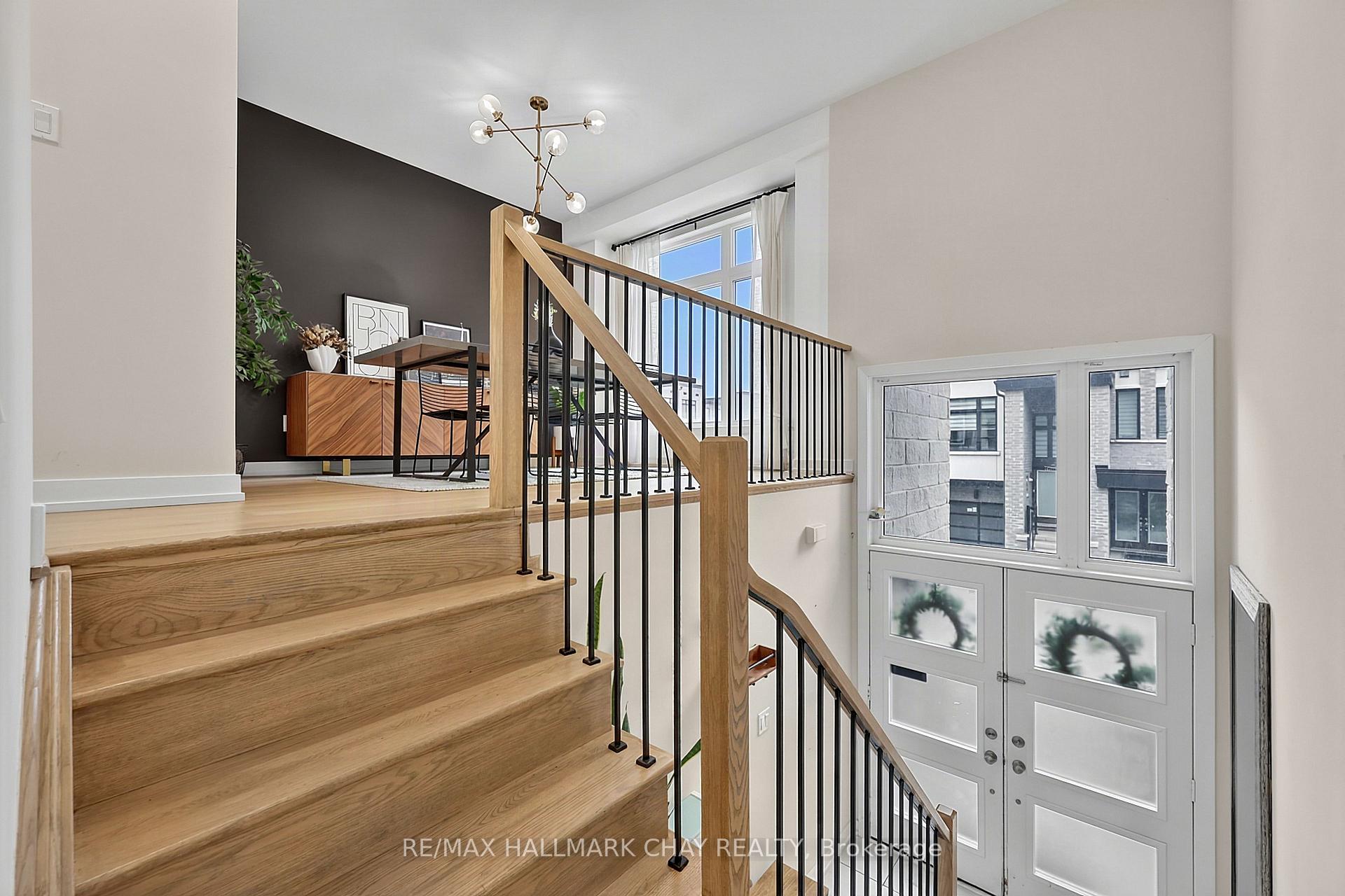 Photo 3 of 2526 Castlegate Crossing, Pickering, Duffin Heights — HOMEH